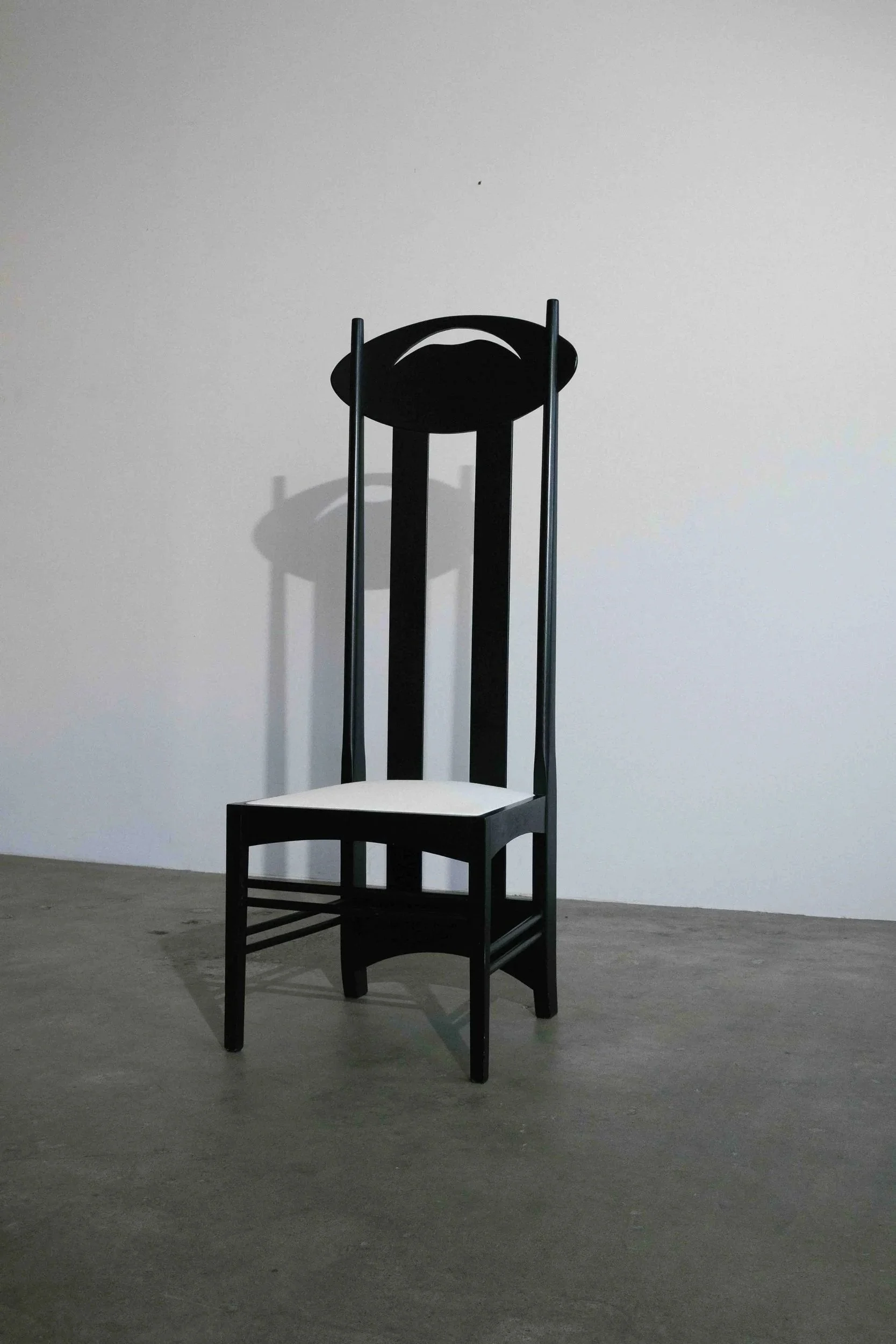 Charles Rennie Mackintosh — Argyle Chair