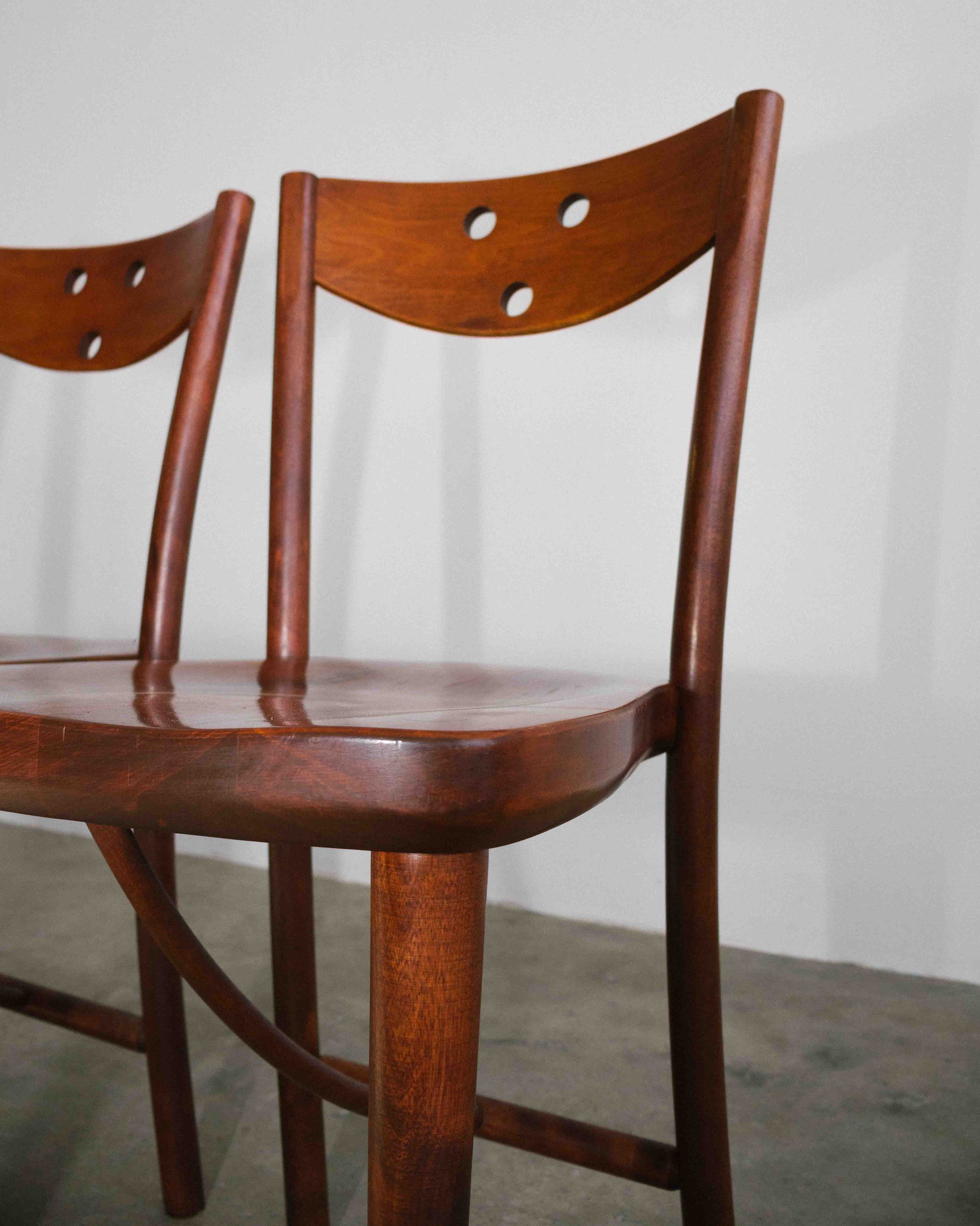 05-25-2026-Chaises-Meteore-1990-Design-Quebec-2.jpg