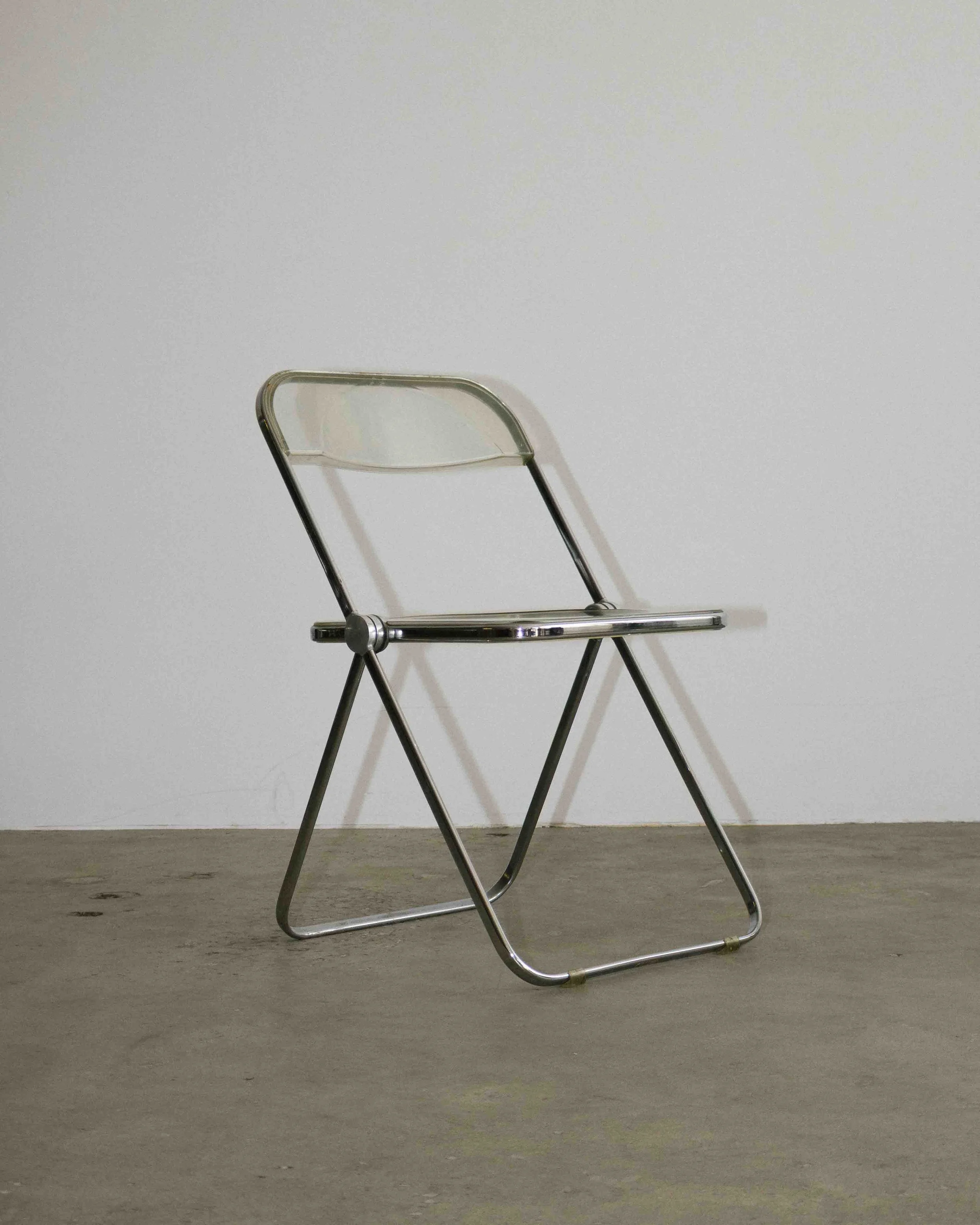 05-25-2026-Chaises-Plia-Piretti-10.jpg