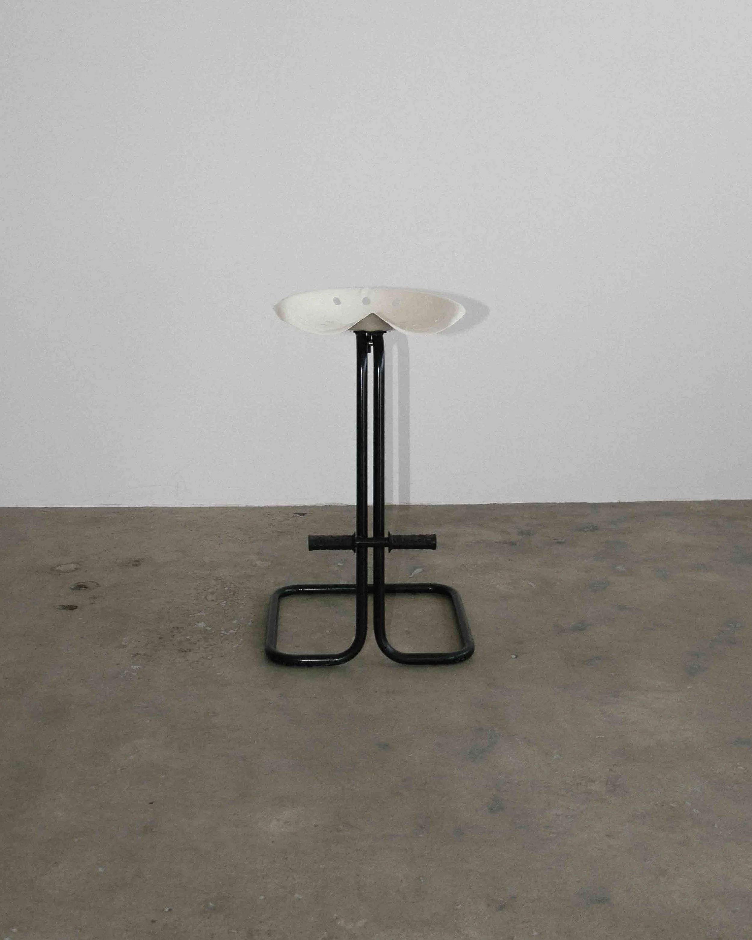 Bieffeplast Rodney Kinsman Tractor | 1968- white and black - design - vintage - Montreal