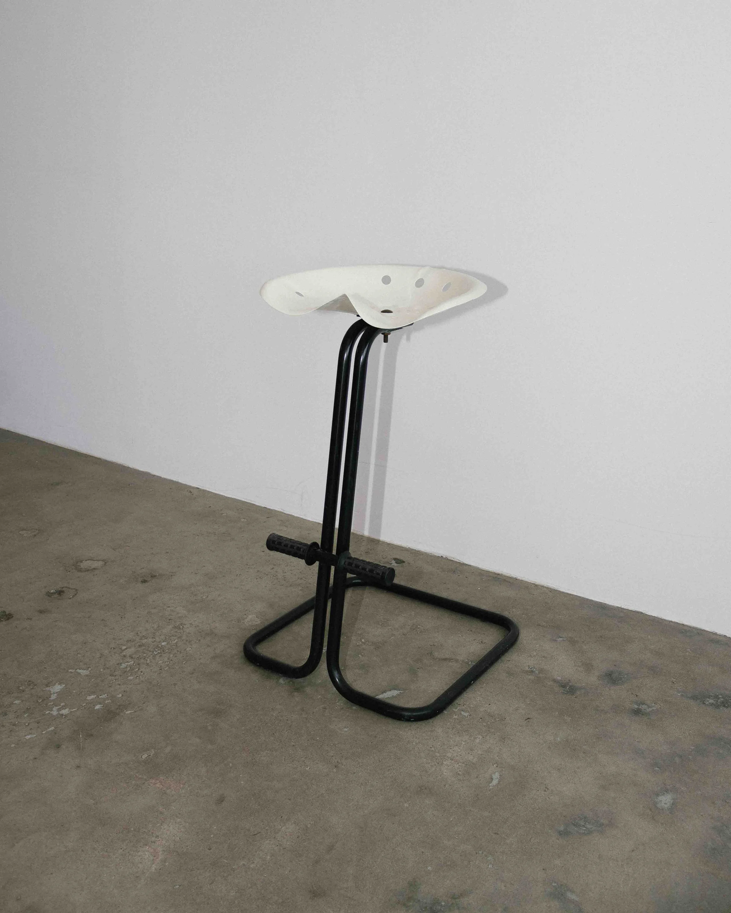 Bieffeplast Rodney Kinsman Tractor | 1968- white and black - design - vintage - Montreal