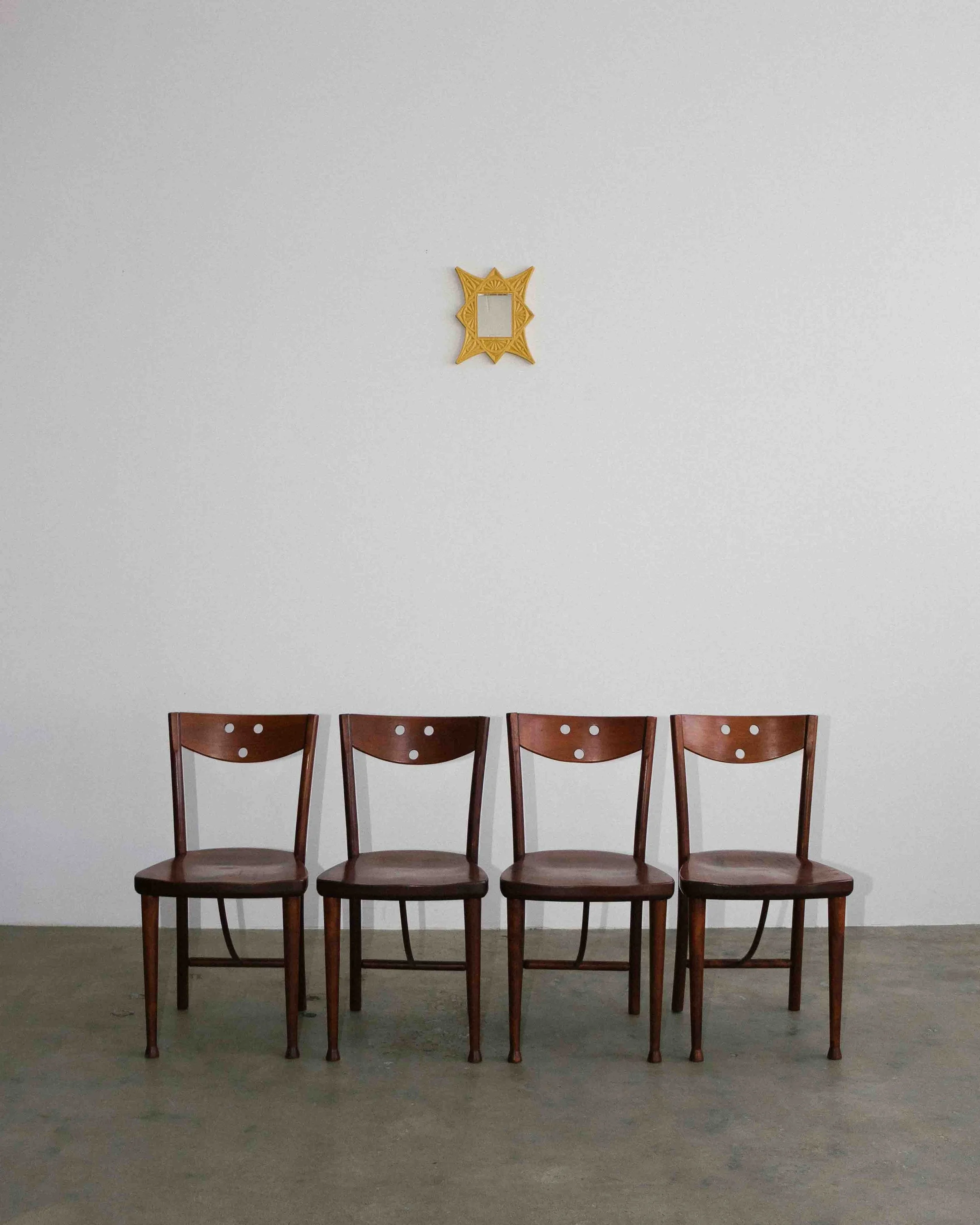 05-25-2026-Chaises-Meteore-1990-Design-Quebec-5.jpg