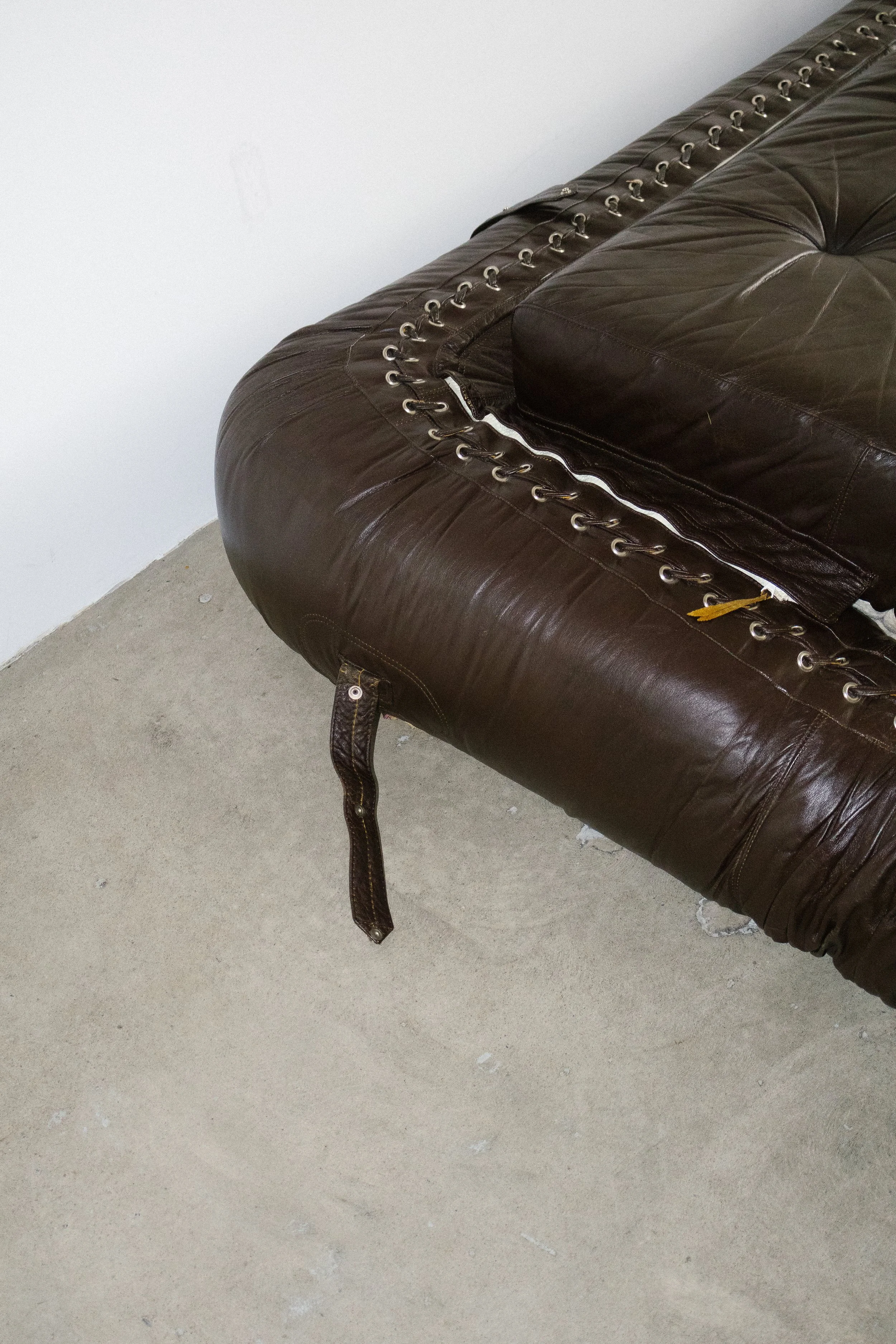 10-14-2026-Sofa_anfibio_folding_sofa_bed_design_sofa_alessandro_becchi-16.jpg