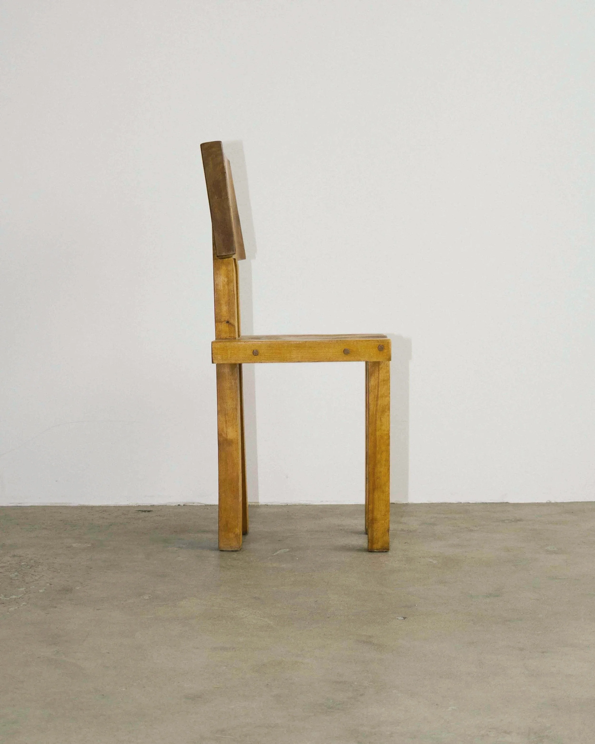 05-25-2026-Chaise-naive-location-quebec-4.jpg