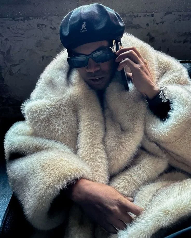Ronaldinho Gaucho at the Fashion Week of Paris.jpg