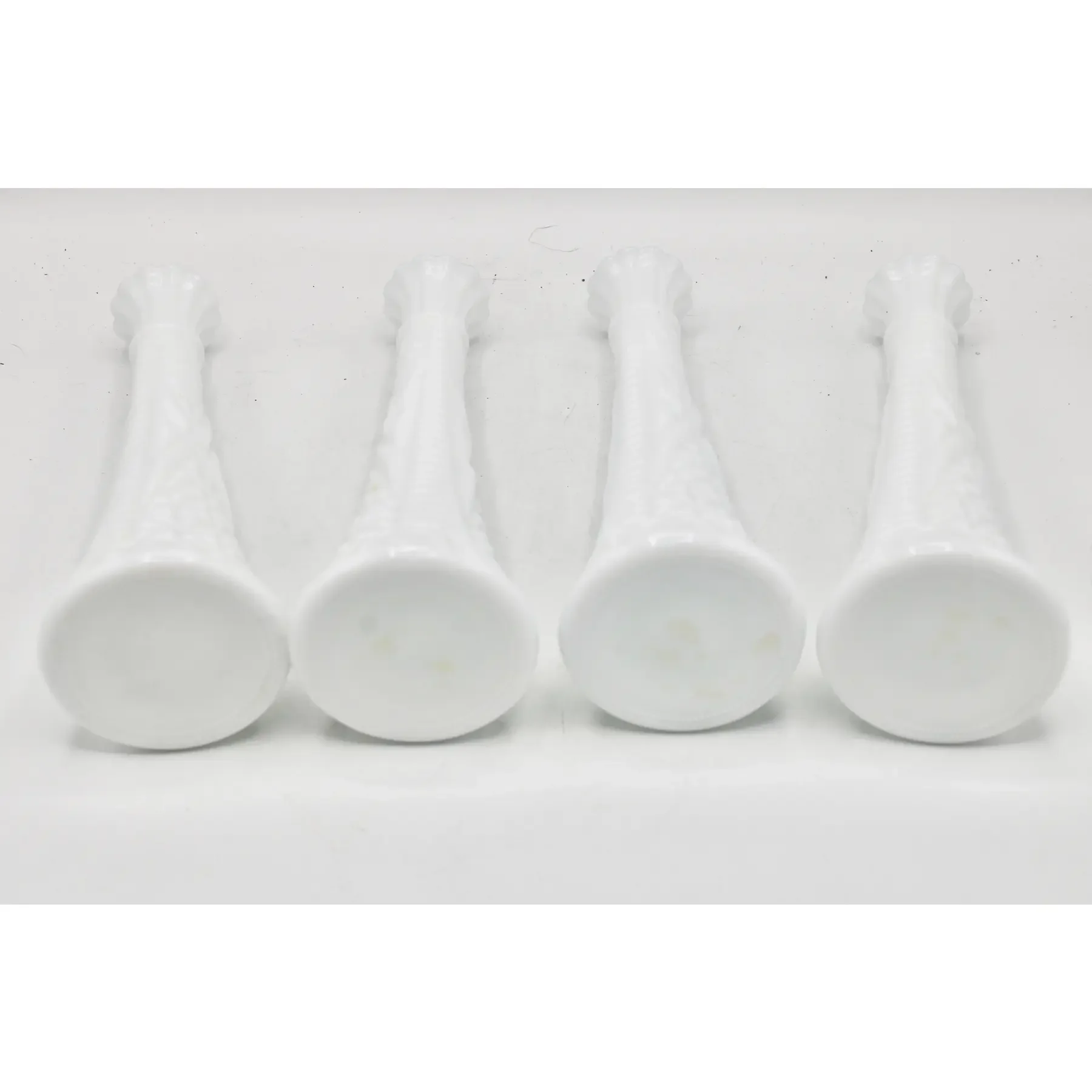 vintage-farmhouse-white-milk-glass-vases-4-4027.webp