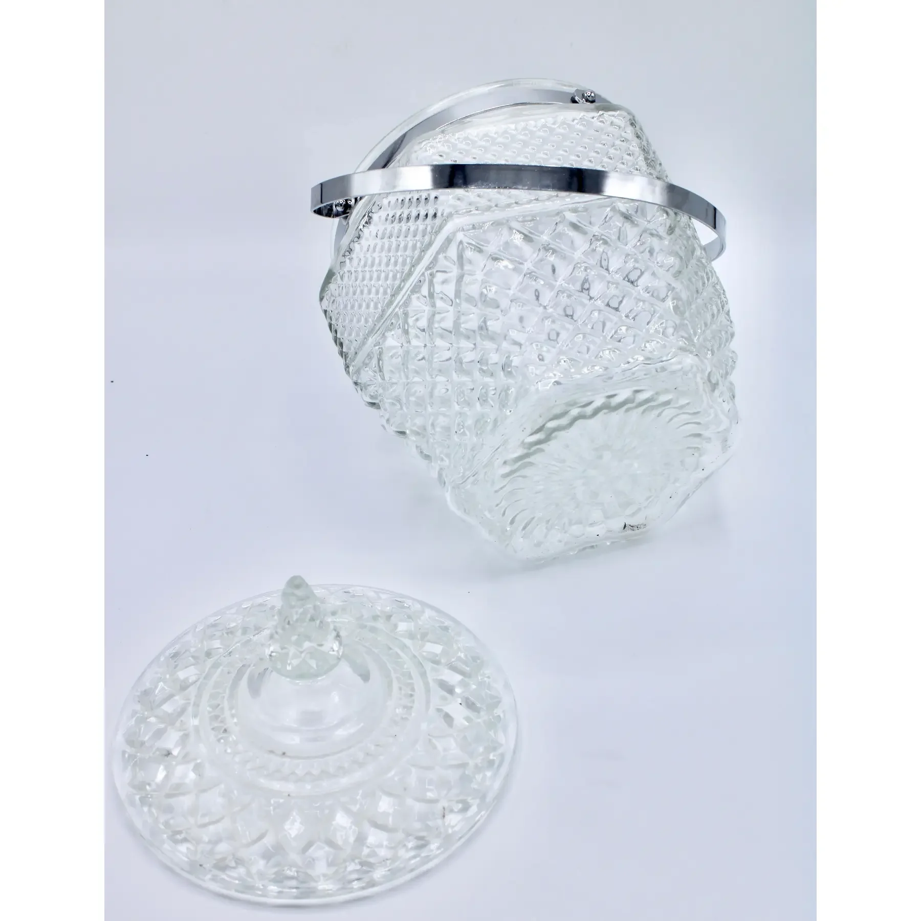 mid-century-italian-crystal-biscuit-jar-4298.webp