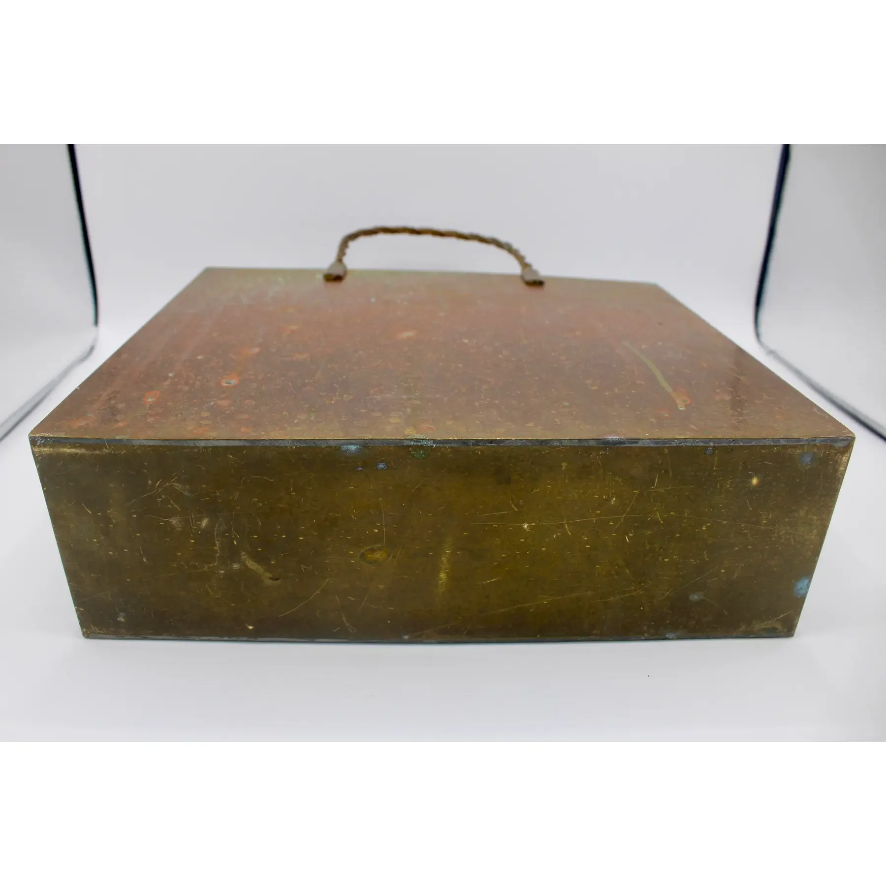 mid-century-modern-brass-tote-bag-magazine-rack-0122.webp