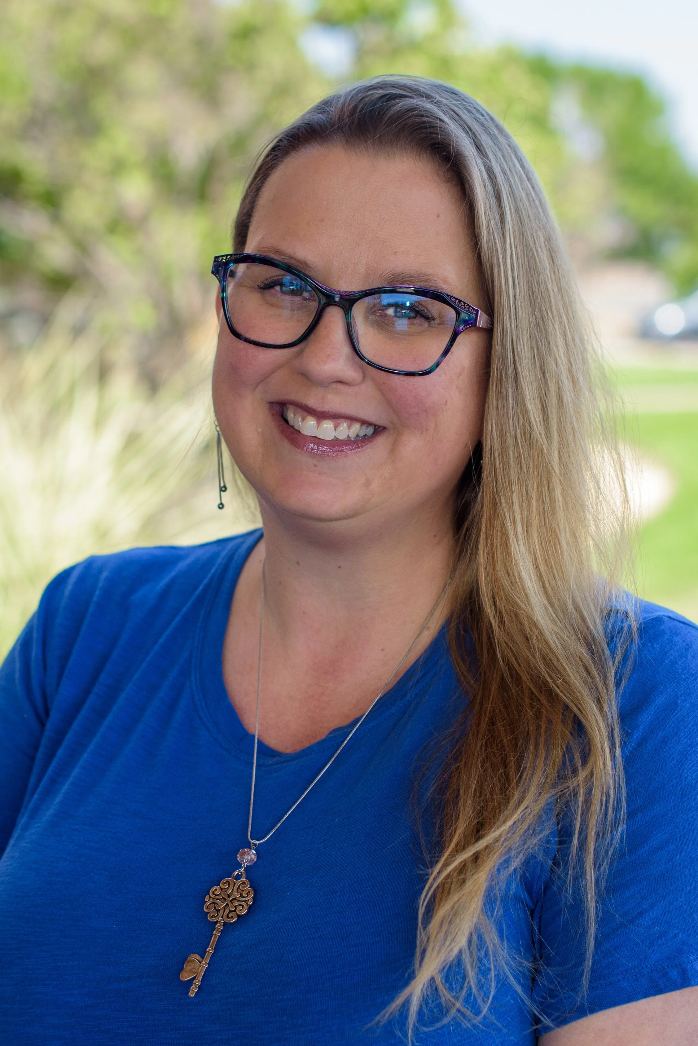 specials teacher, pe , Spanish Headshot