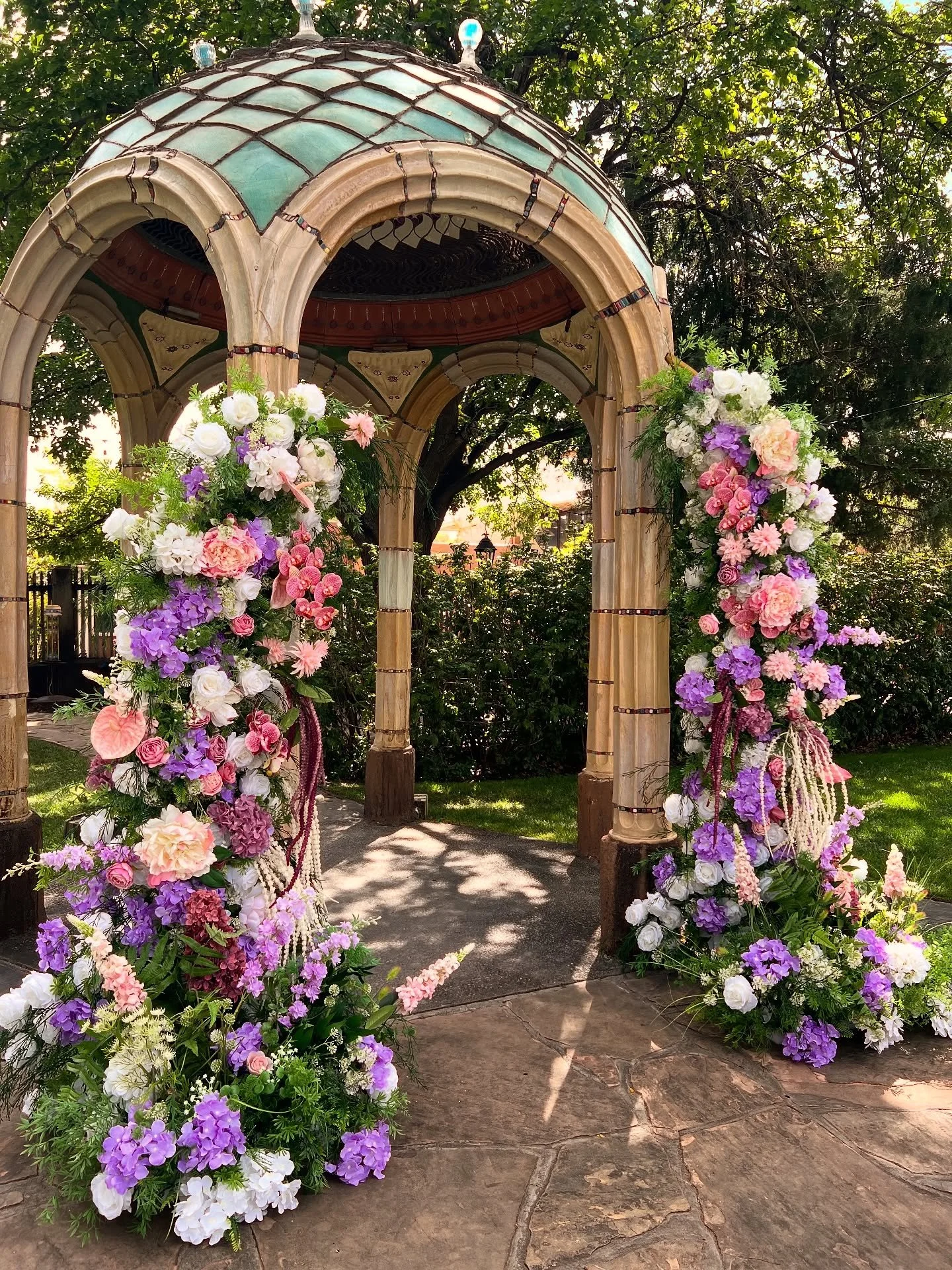Gorgeous ceremony and reception set up for this beautiful wedding at Casa De Suenos in Old Town ABQ yesterday! Reach out if you’re interested in making your own custom arch for your special event!