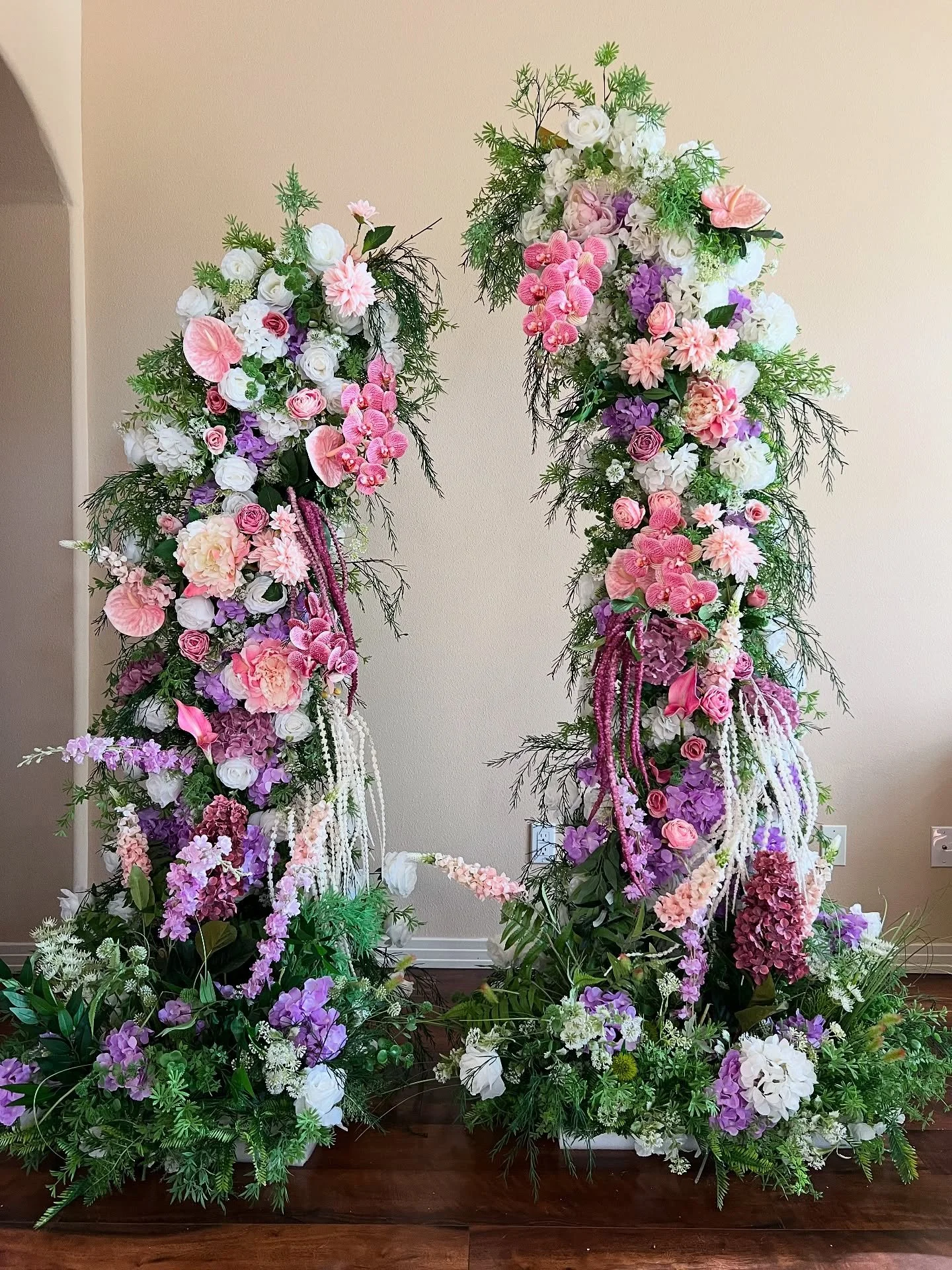 Blushing blooms + lavender dreams ππβ¨
Our newest floral arch is serving romantic garden fantasy—perfect for your unforgettable “I do.” πΏπ
Be sure to check out our other custom arch options, or reach out to design your own custom