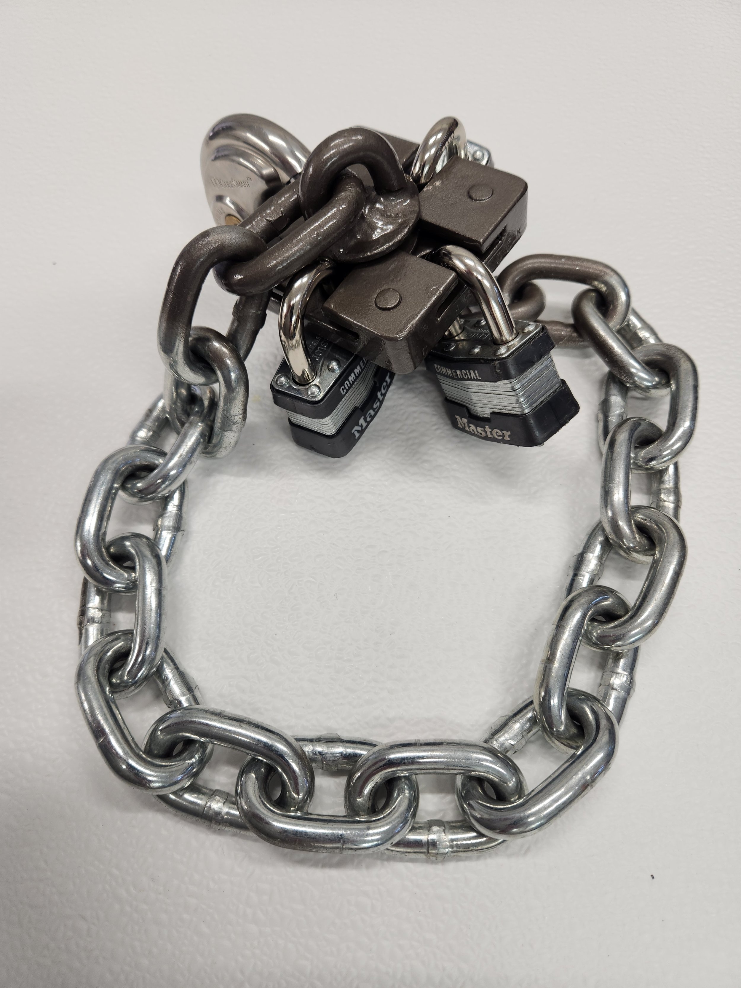 MULTI PADLOCK LOCKING SYSTEM 343c.jpg