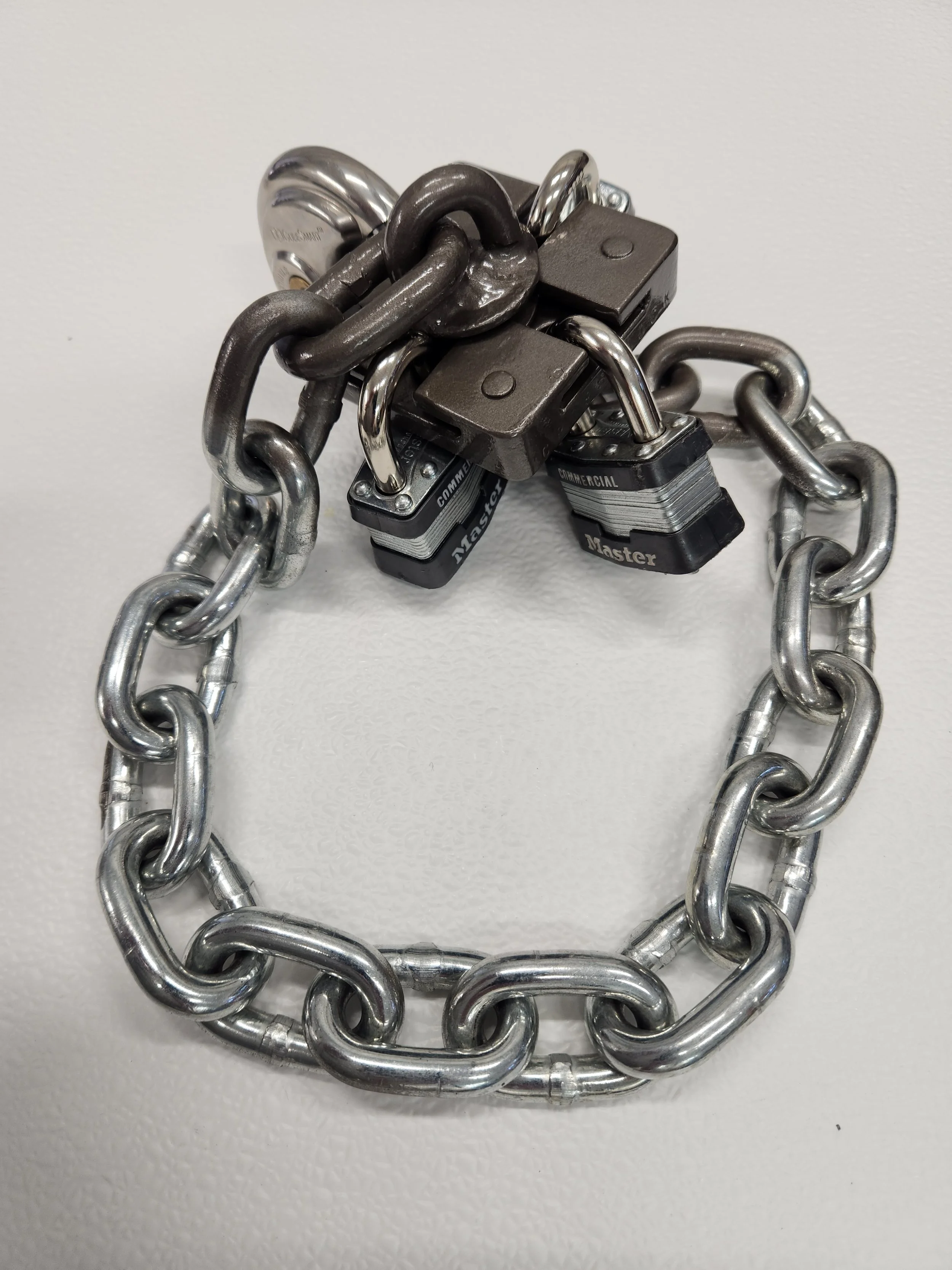 MULTI PADLOCK LOCKING SYSTEM 343c.jpg