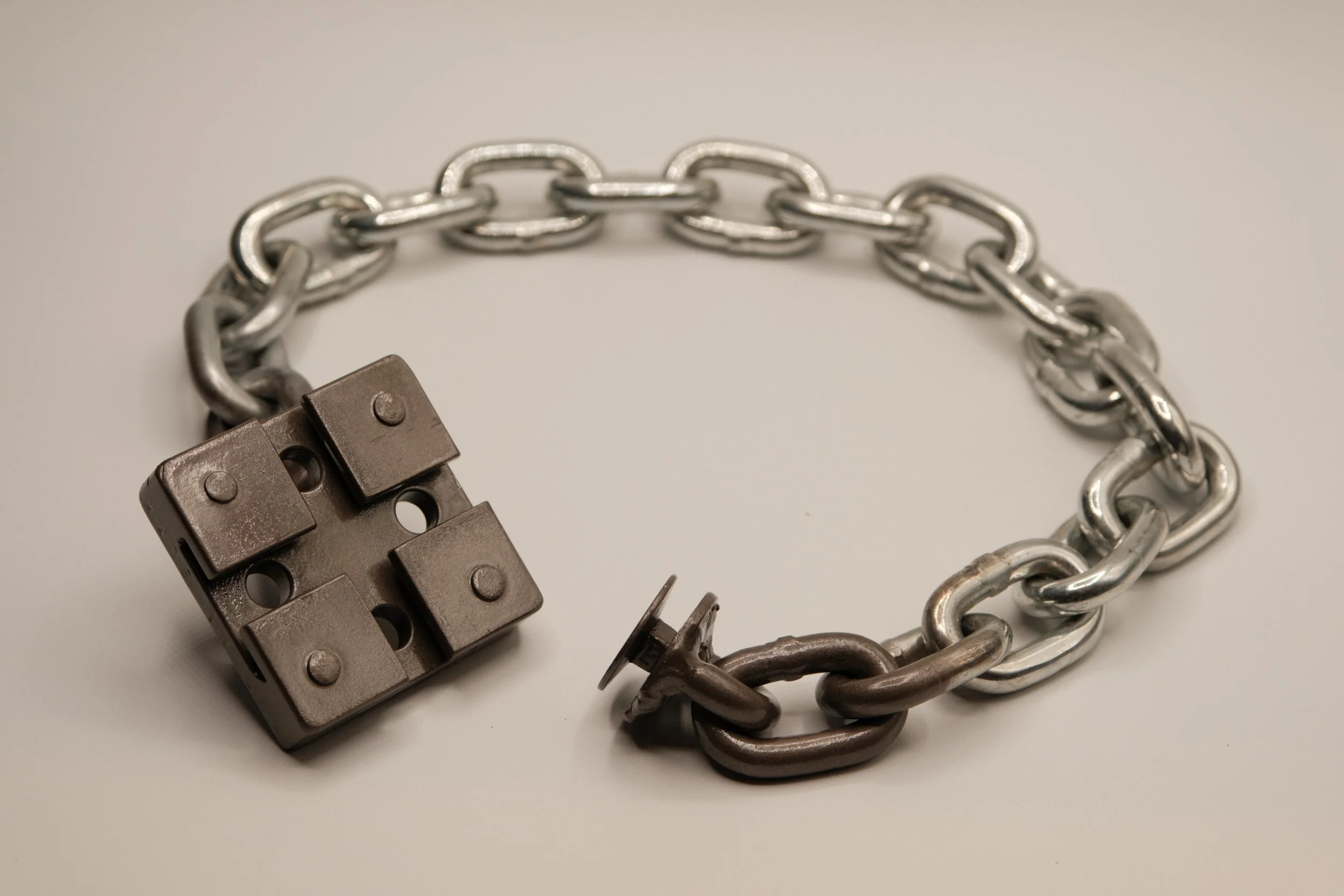 A multi padlock security organizer that reduces lockouts at sites with multiple user access. Allows the use of multiple padlocks in parallel without the lockouts that occur with locks in series.
gate locks, equipment locks, shared access locks.