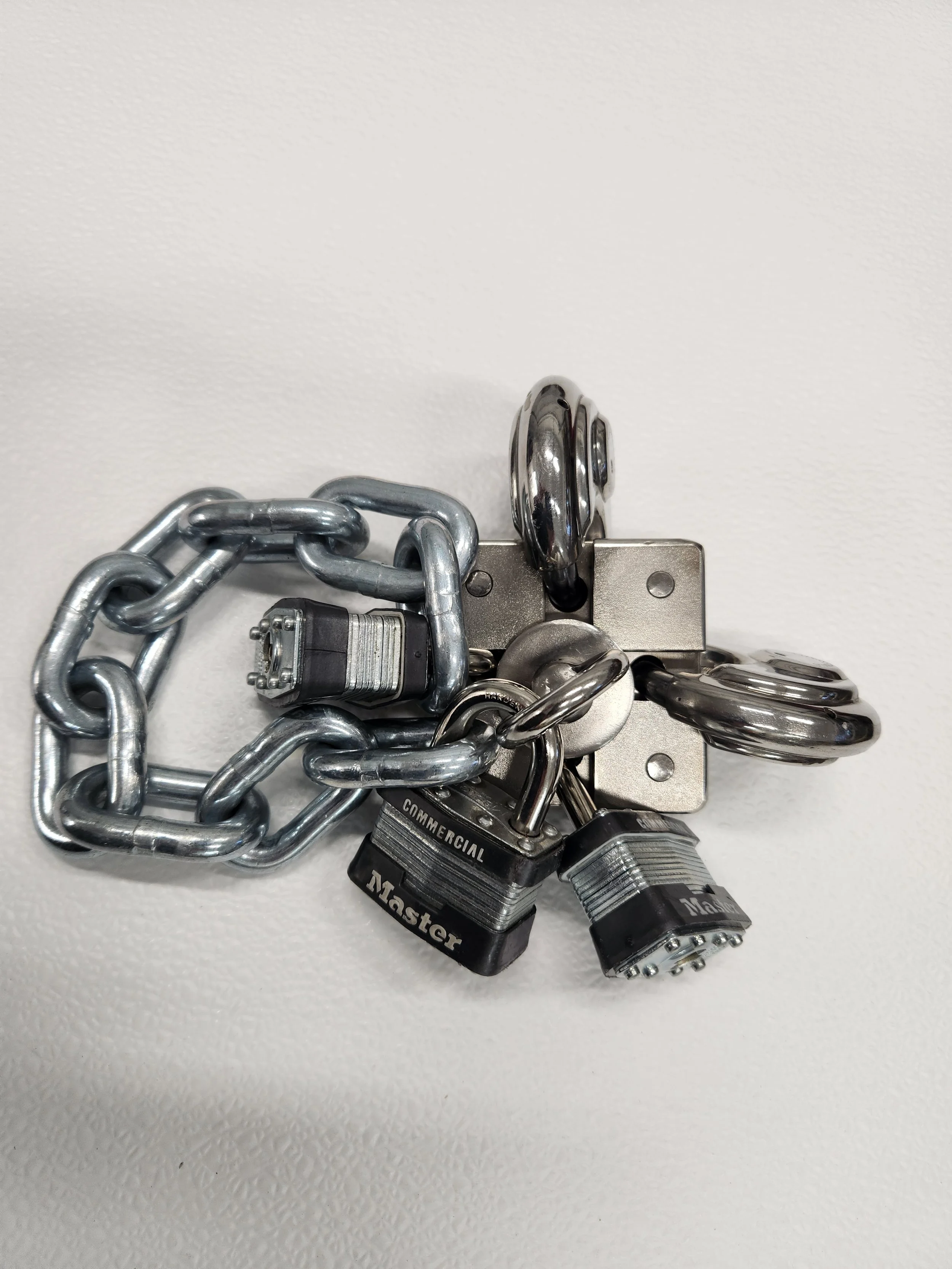 MULTI PADLOCK LOCKING SYSTEM CXL350SS THIS IS A 3" BLOCK AND WILL ACCEPT 5 PADLOCKS WITH 3/8" SHACKE INCLUDING DISC TYPE STAINLESS STEEL