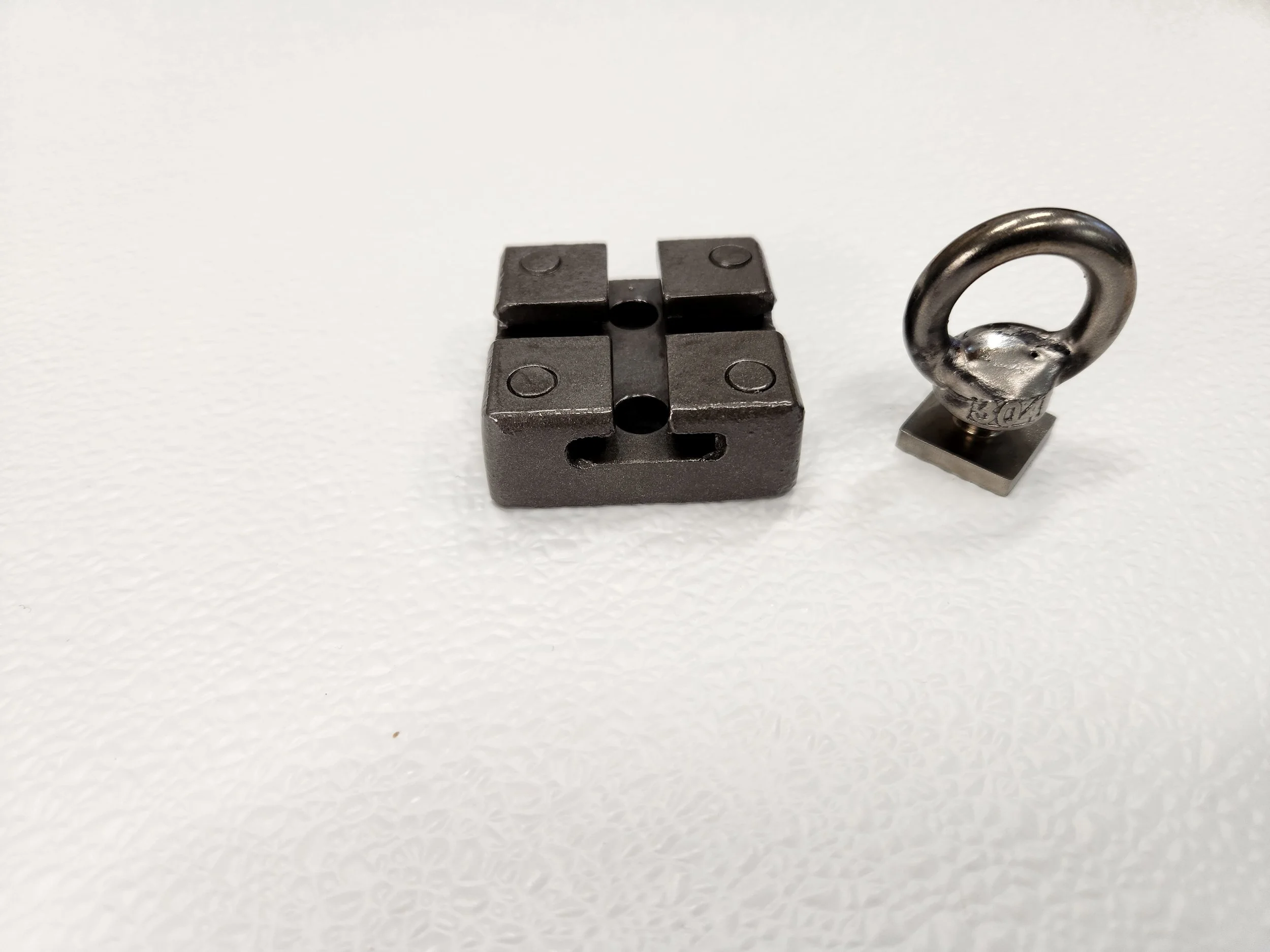 MULTI PADLOCK LOCKING SYSTEM CXL250 HAS A SMALLER SIZE JUST 2" SQUARE AND ACCEPTS 5 PADLOCK WITH 5/16" MAX SHACKLE