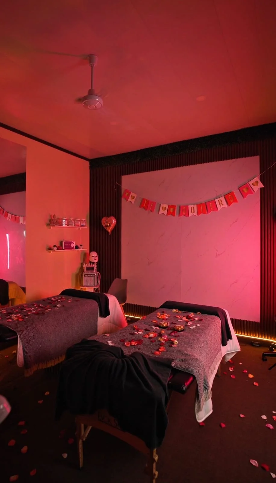 Signature couples massage experience in San José Costa Rica at Salterra Wellness