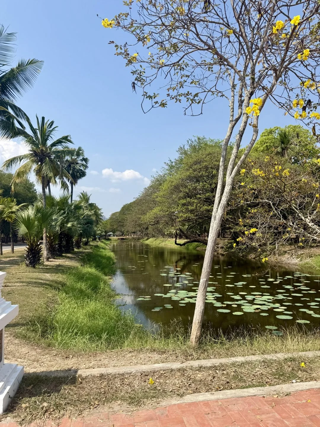 Ayutthaya vs Sukhothai - More Peaceful in Sukhothai