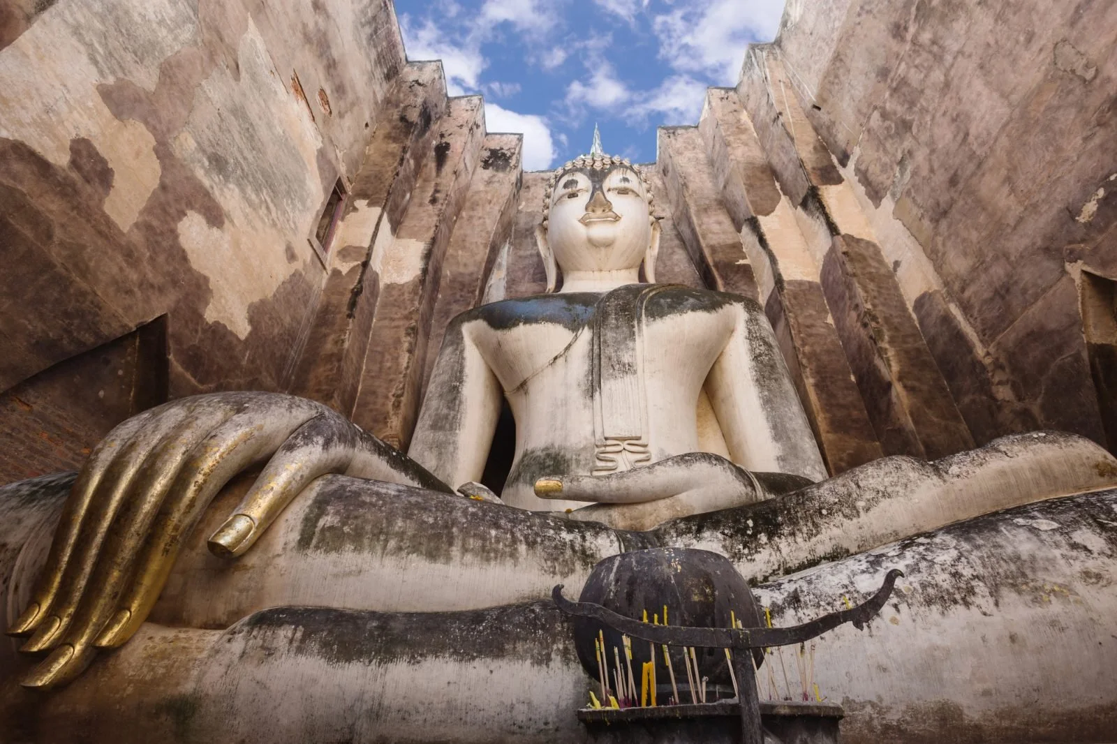 Wat Si Chum - Sukhothai - Best Temples in Thailand