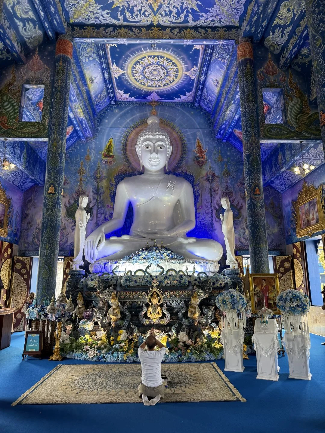Chiang Rai - Blue Temple Prayer