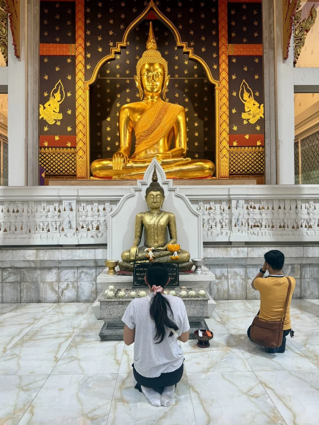 Golden Mount - Buddha with Golden Cloth