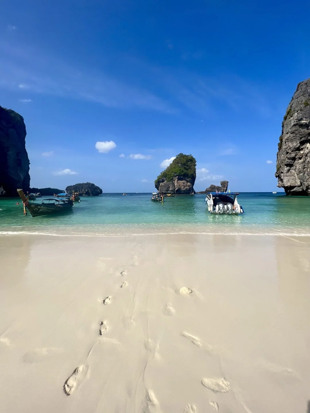 Nui Beach Koh Phi Phi - When to Go