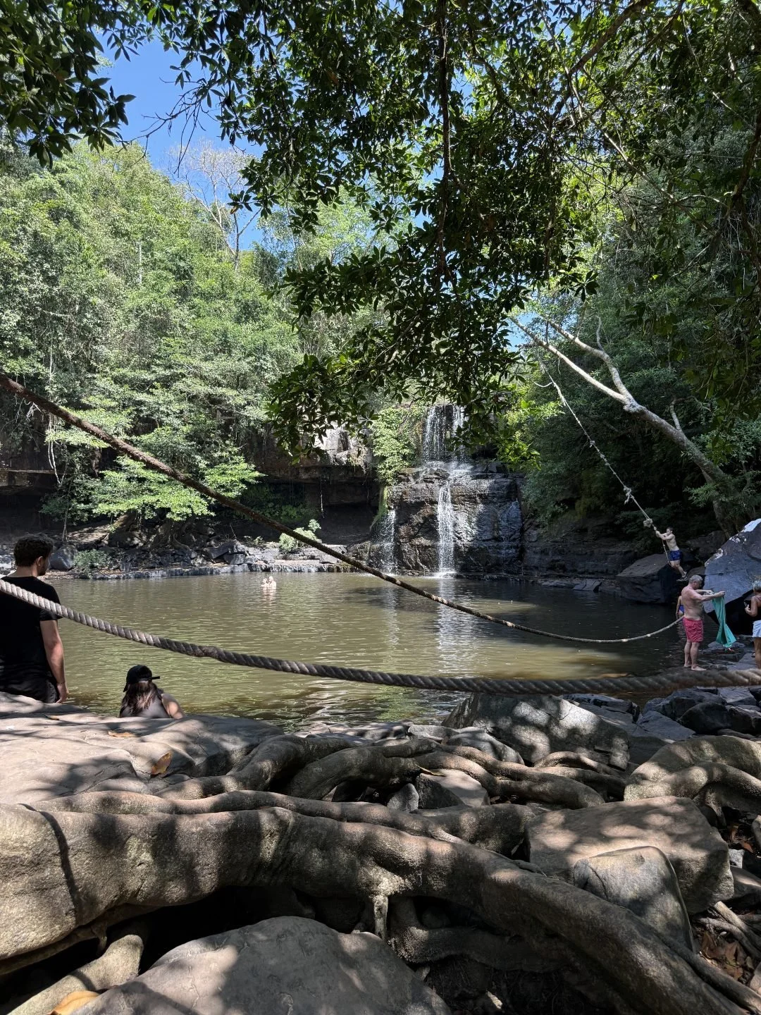 Khlong Chao Waterfall - Boulders and Ropes