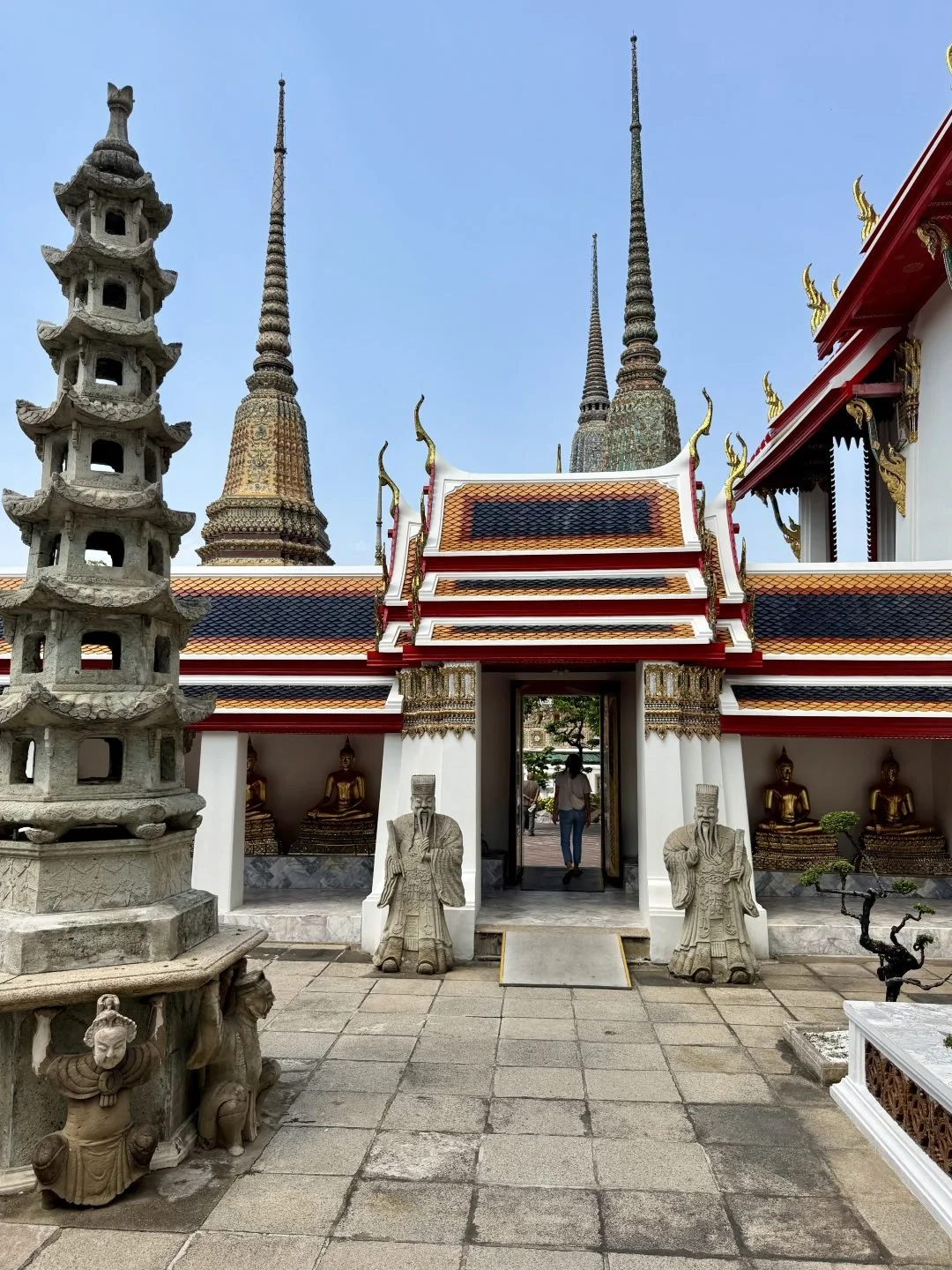 Wat Pho - Chinese Guardian Statues
