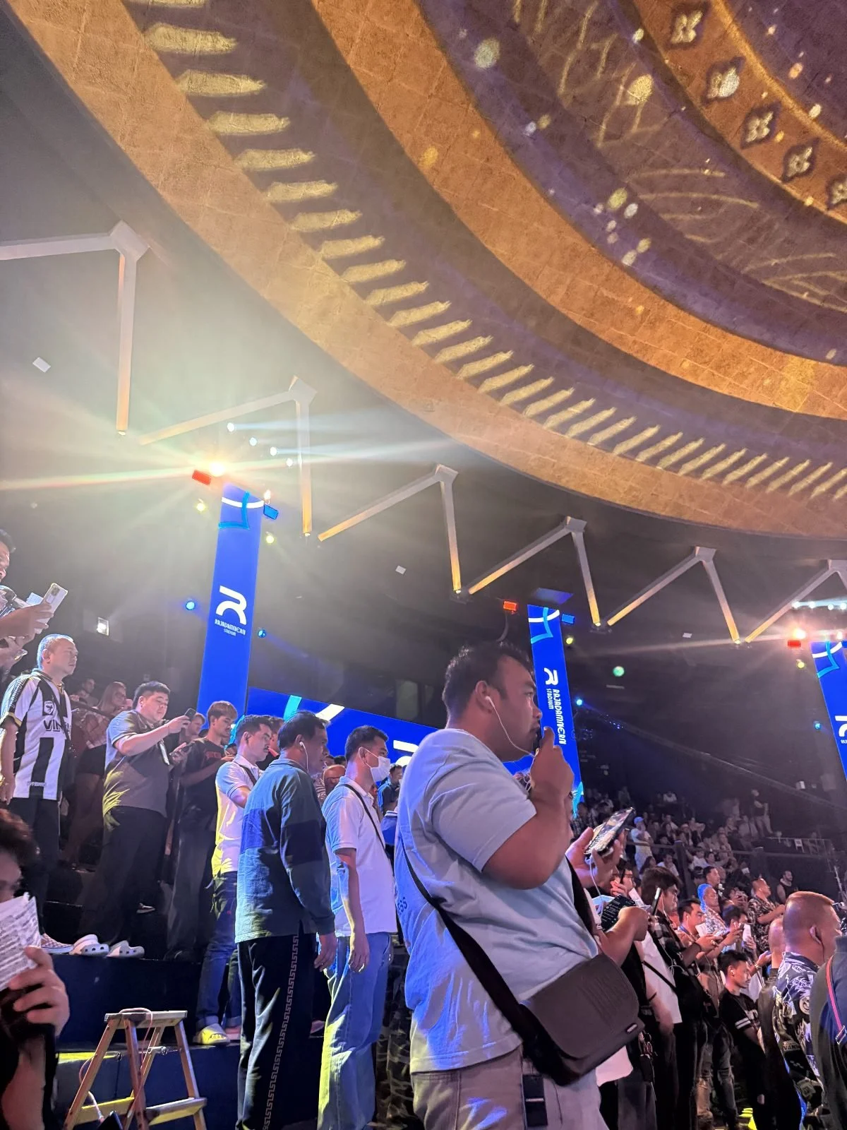 Rajadamnern Muay Thai Stadium - Local Betters on Sunday