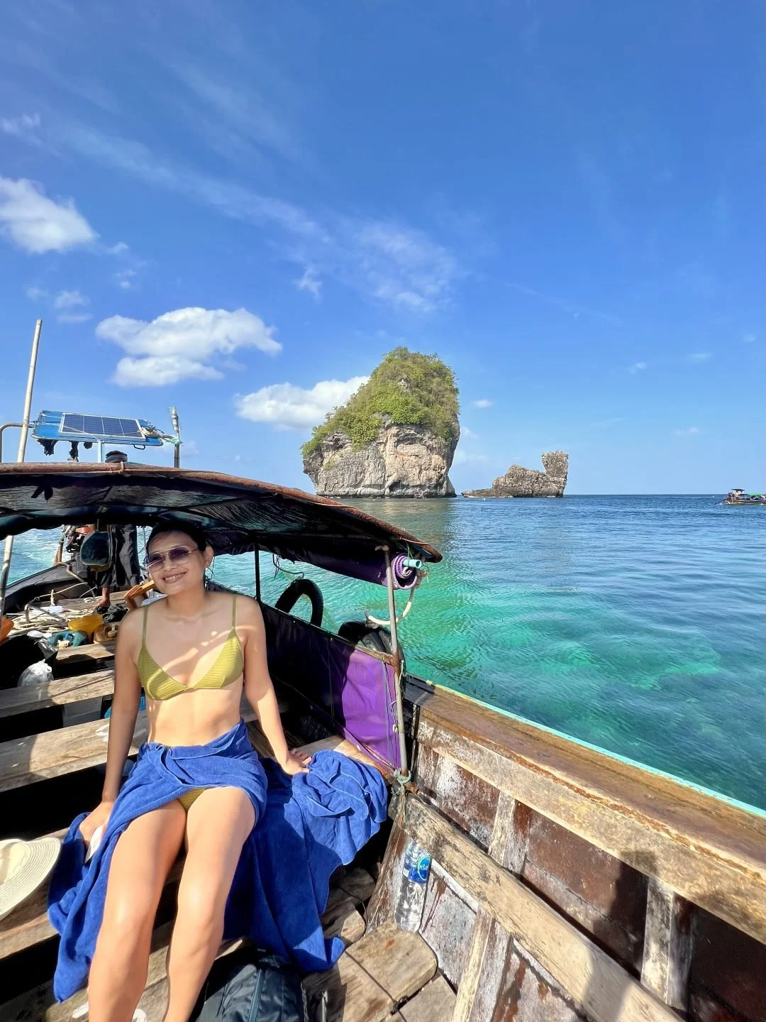 Nui Beach Koh Phi Phi - Camel Rock
