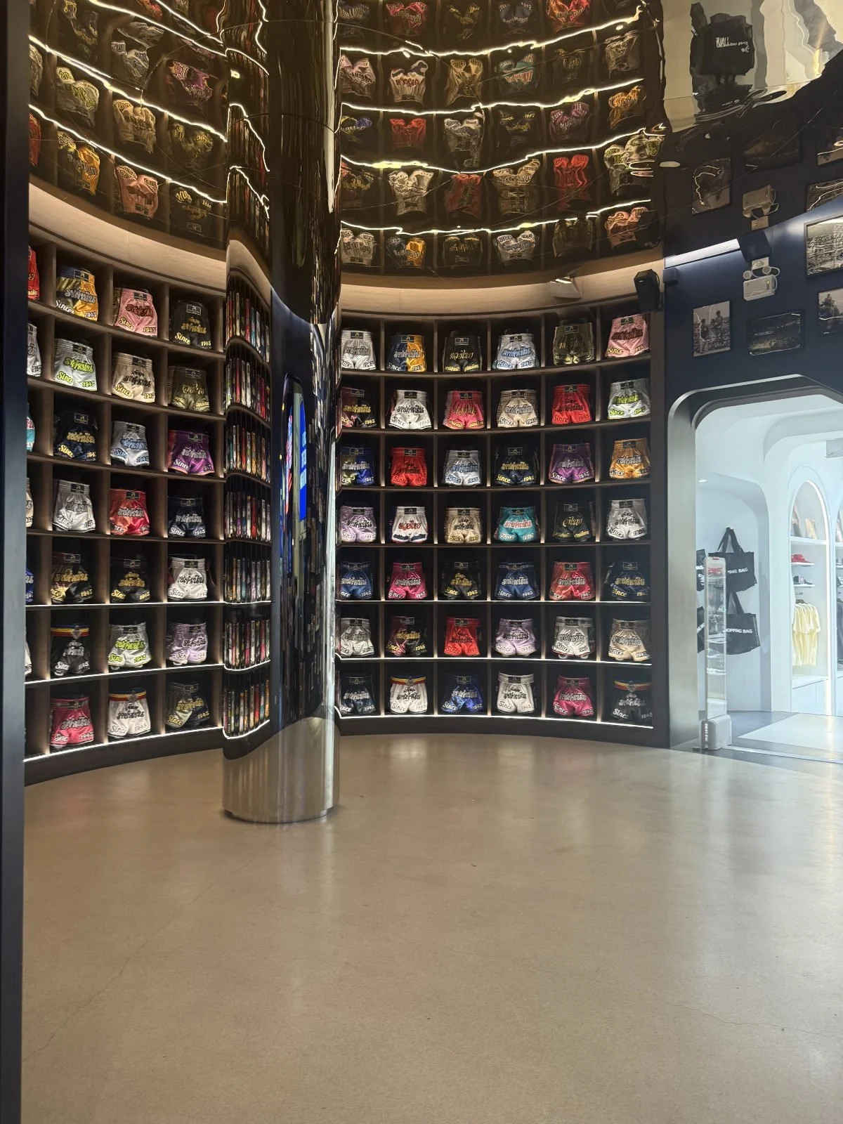 Rajadamnern Muay Thai Stadium - Souvenir Store