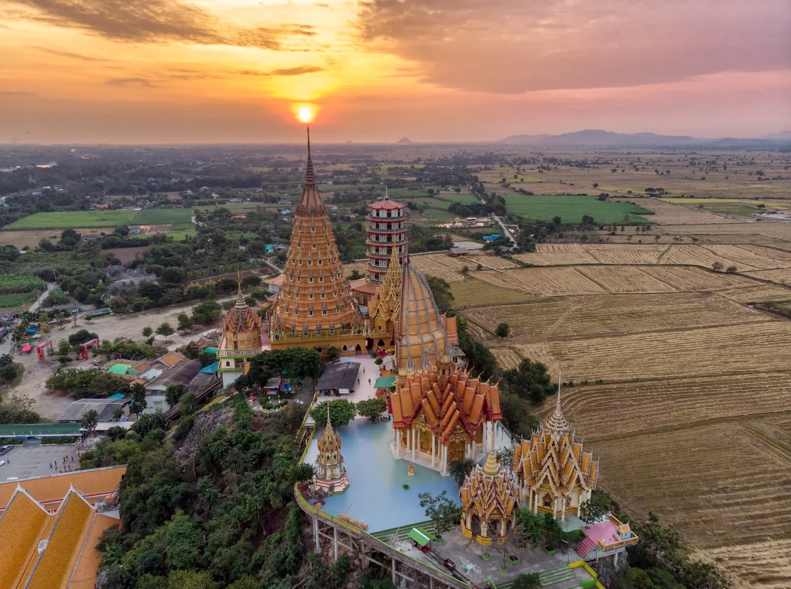Best Temples in Thailand - Wat Tham Suea - Kanchanaburi