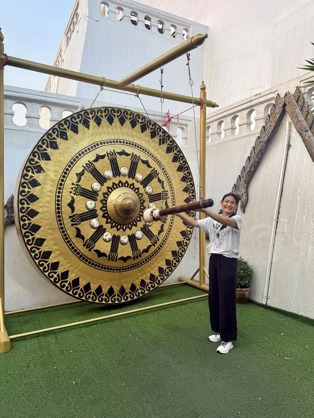 Golden Mount - Giant Gong