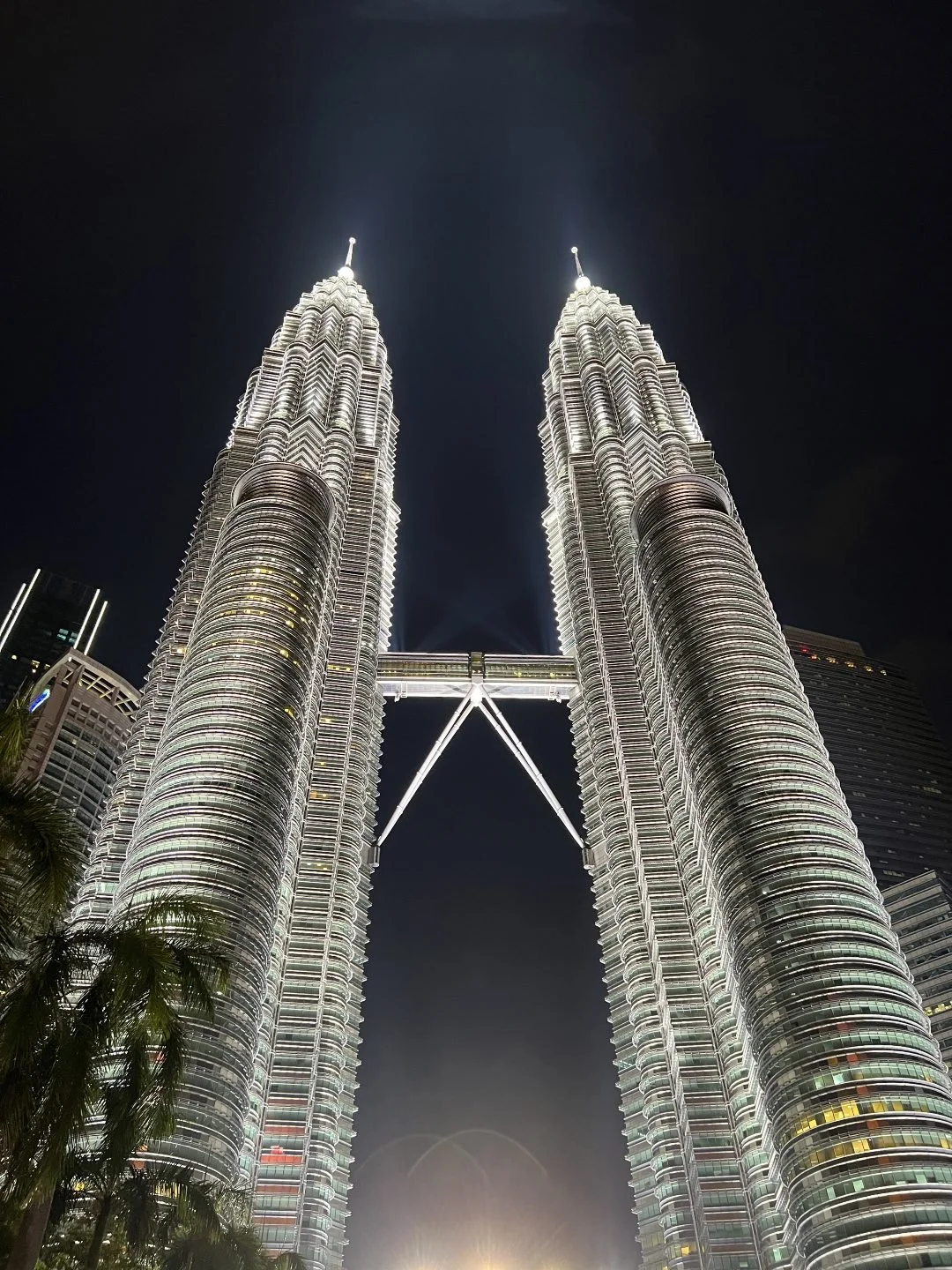 Bangkok vs Kuala Lumpur - Petronas Twin Towers