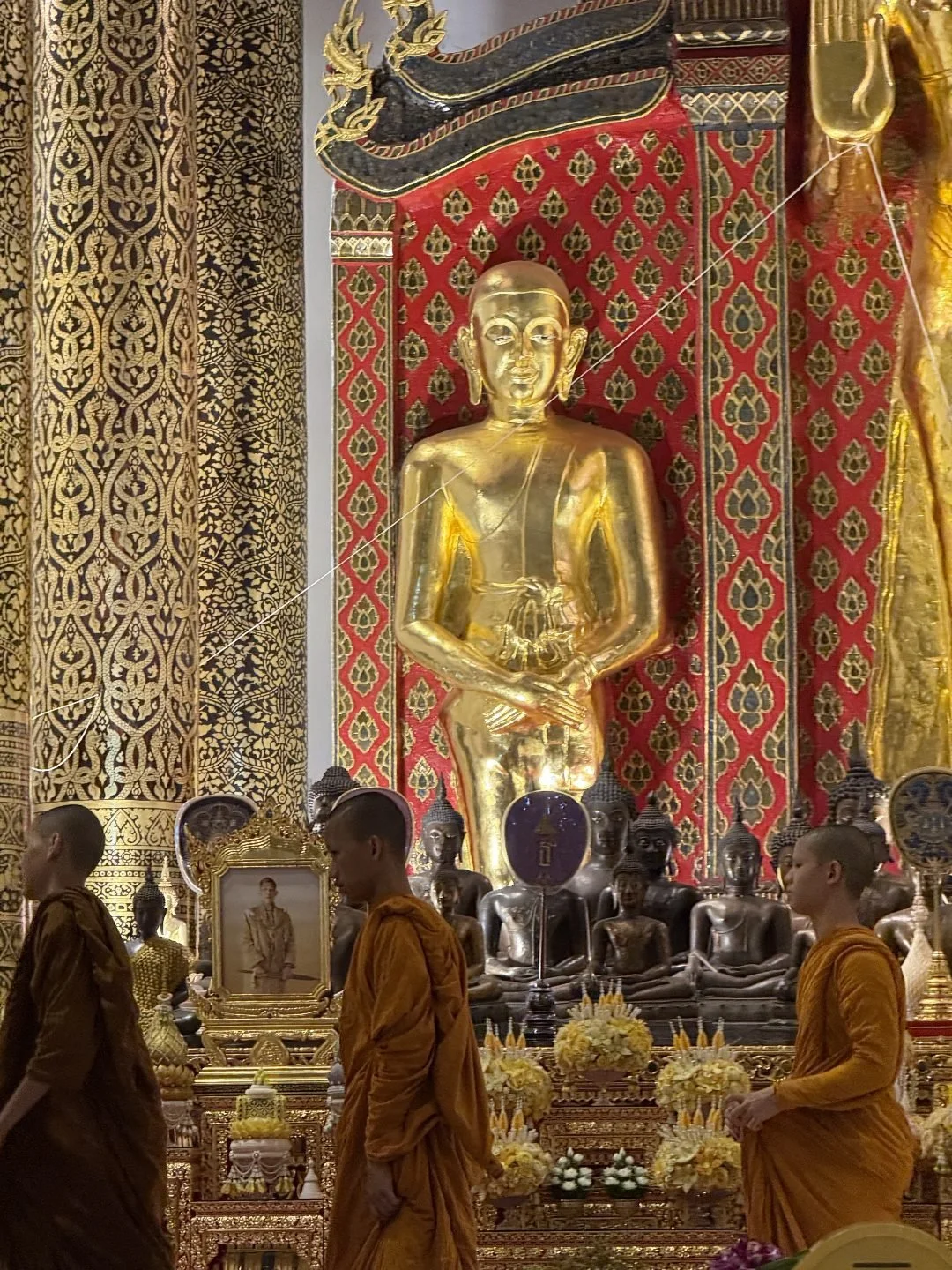 Chiang Mai - Monks at Wat Chedi Luang