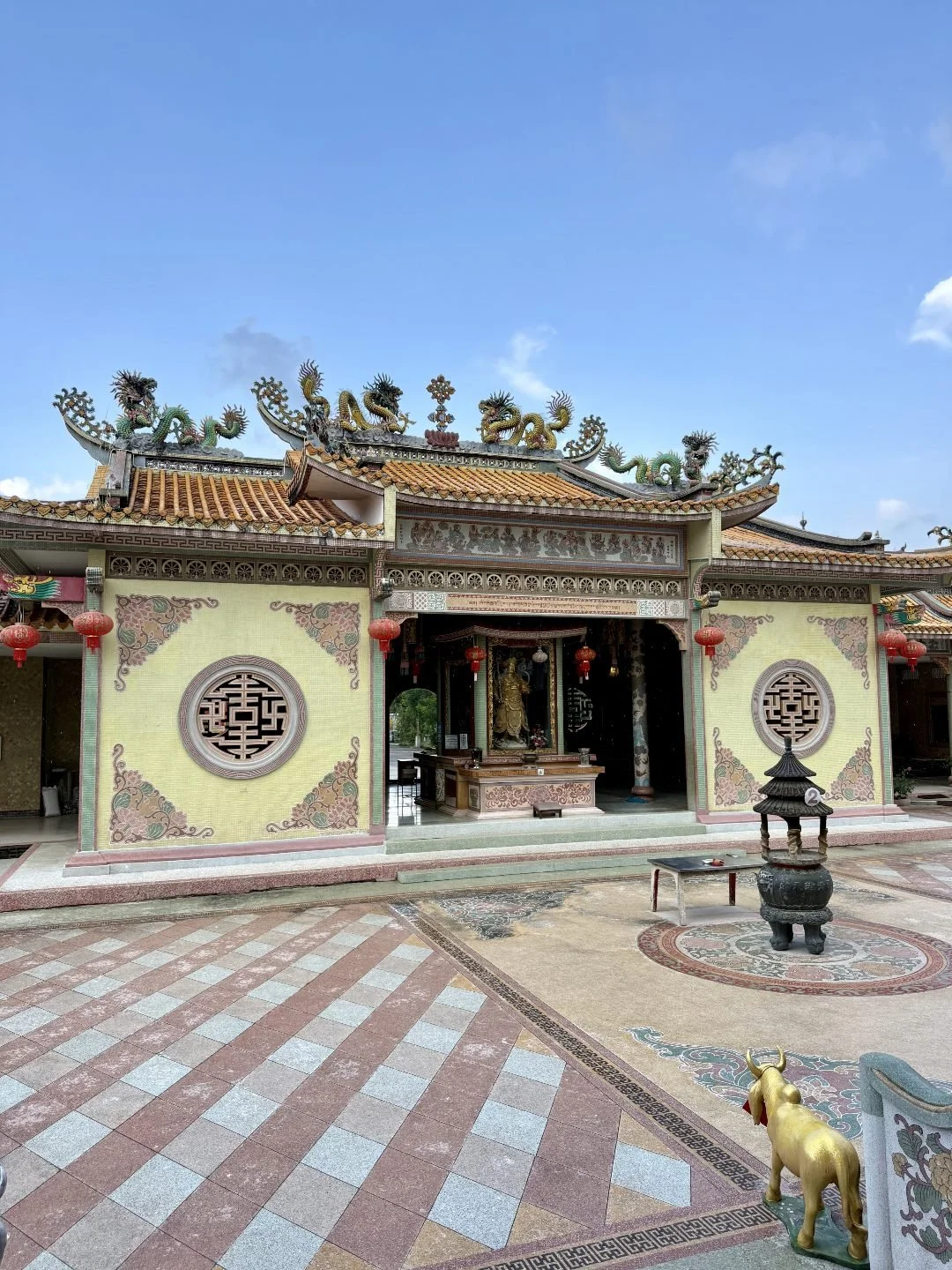Wat Mangkorn Buppharam - Good Luck Temple