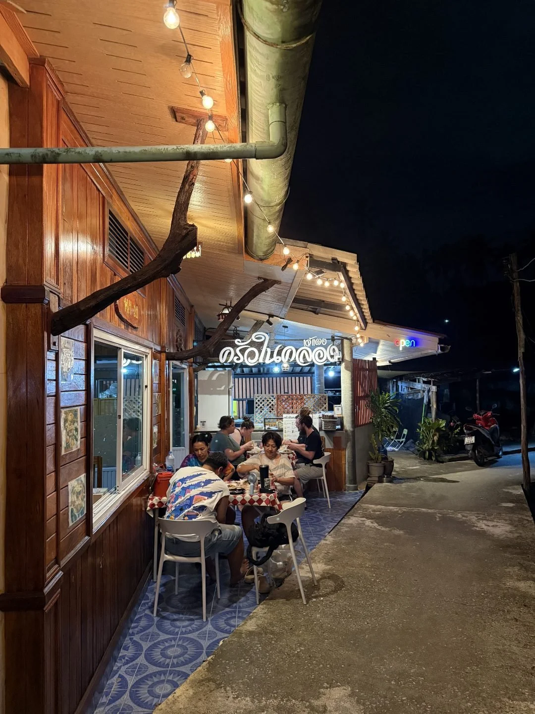 Krua Nai Khlong Seafood Restaurant