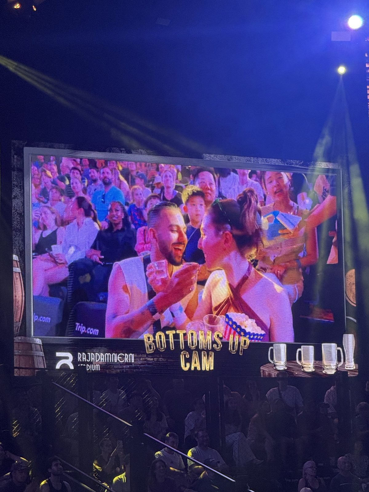 Rajadamnern Muay Thai Stadium - Bottoms Up Cam