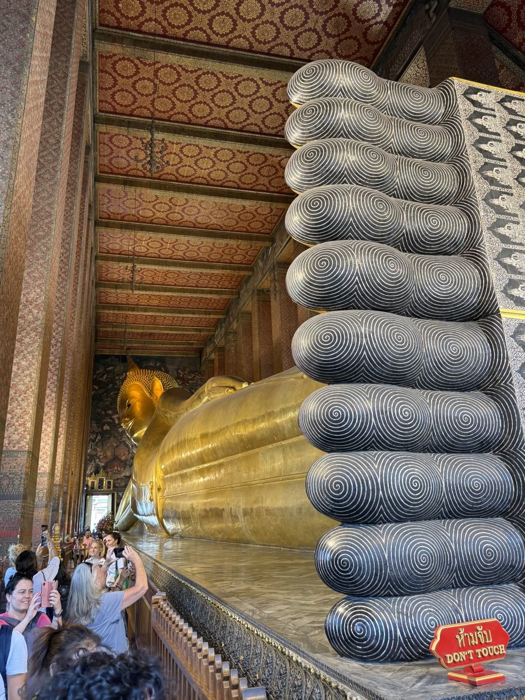Thailand Travel Tips - Arrive Early at Wat Pho