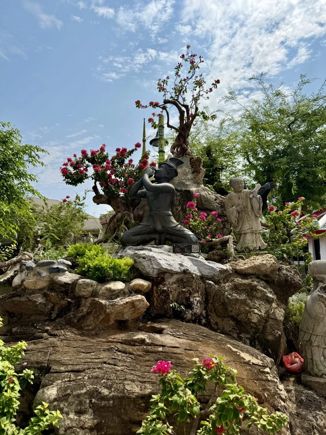 Wat Pho - Gardens