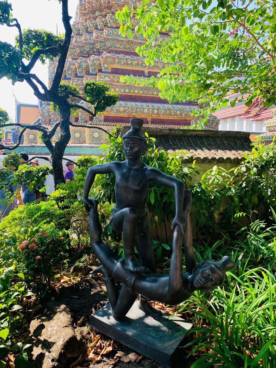 Wat Pho - Massage Statues