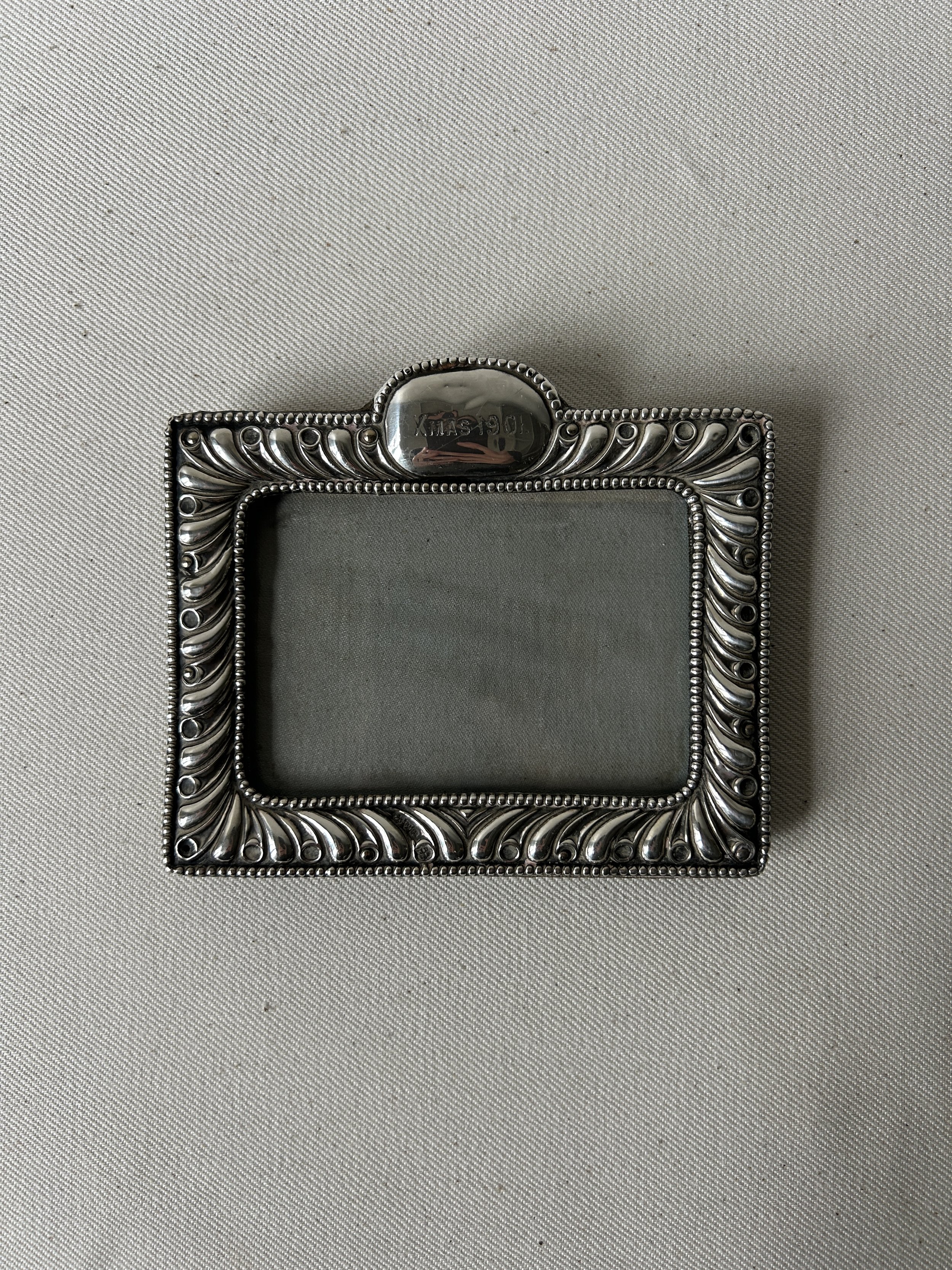 VictorianPhotoFrame1.JPG