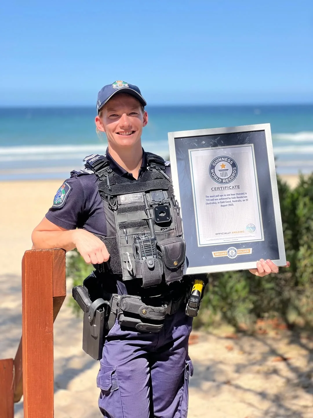 Queensland Police Officer Sets Guinness World Record With 733 Pull-Ups in an Hour