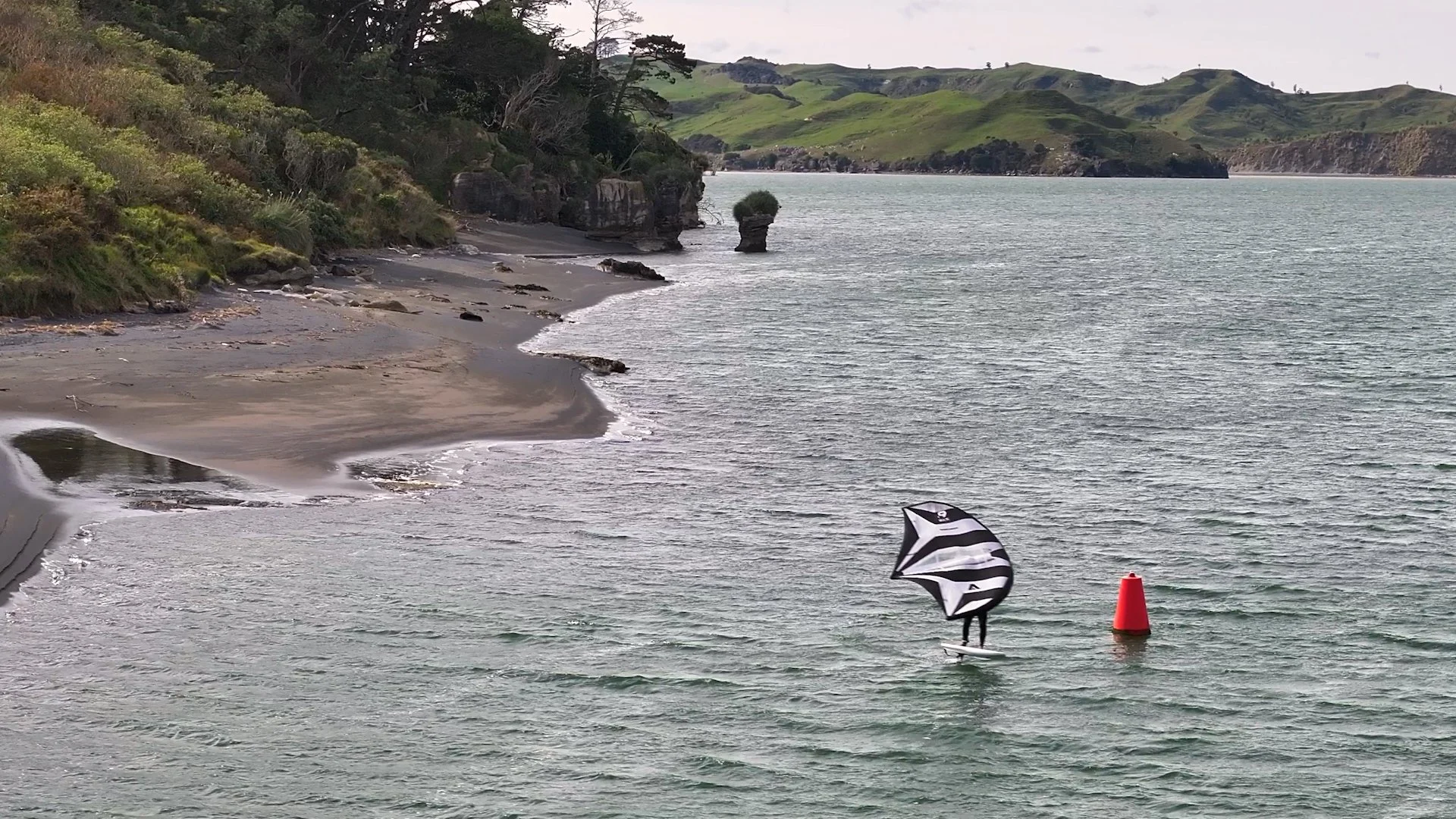 Wing_Foiling_TeAkau.jpg