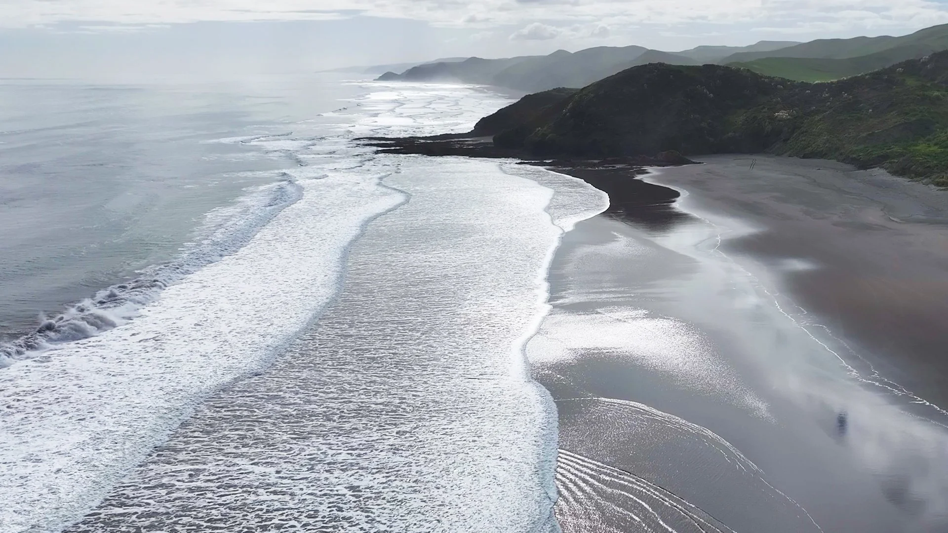 Mussel_rock_TeAkau.jpg