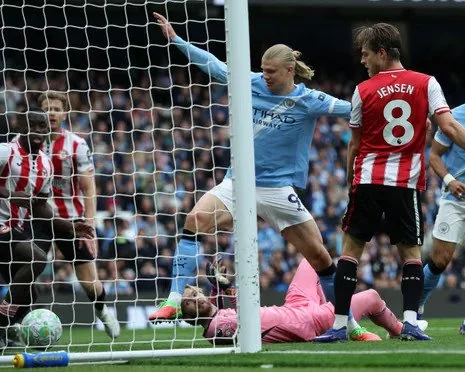 Brentford’s European Hopes Hang by a Thread 🐝🇪🇺🧶