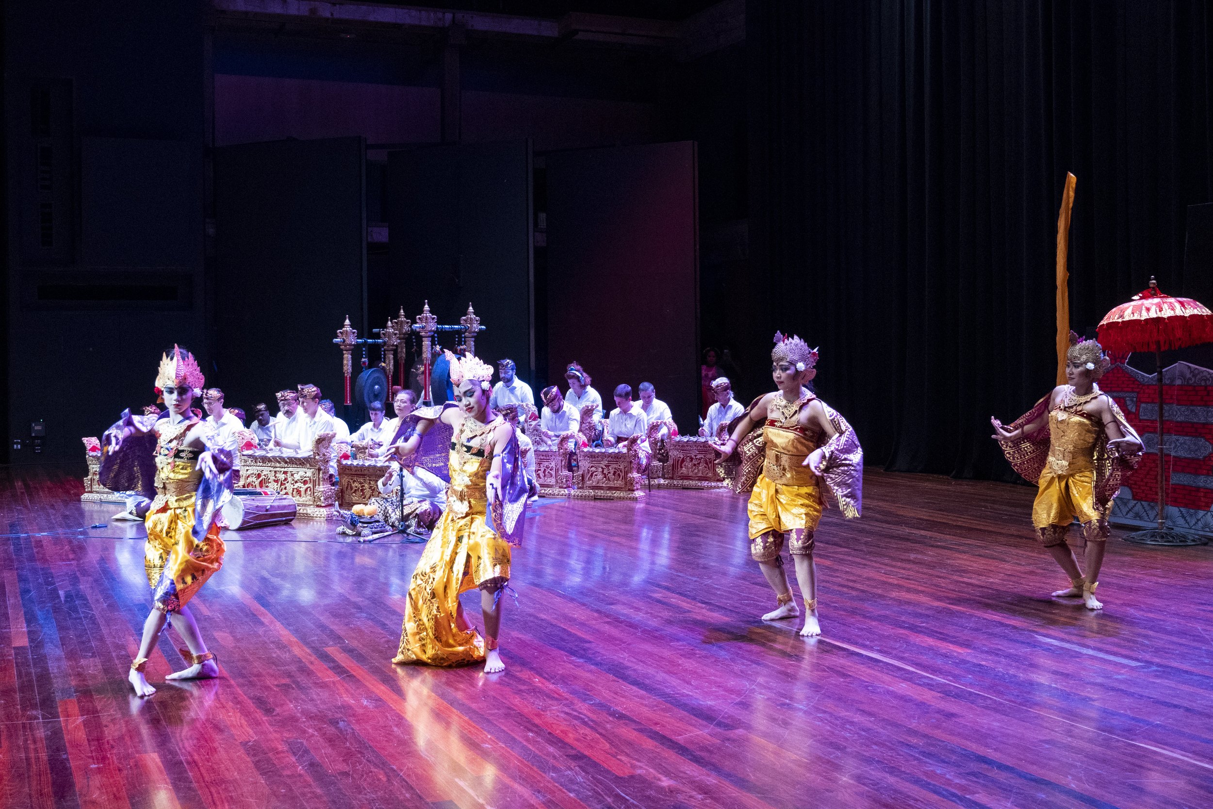 Manuk Rawa Dancers at Kebyar Fest 2023 cred Ferne Millen.jpg