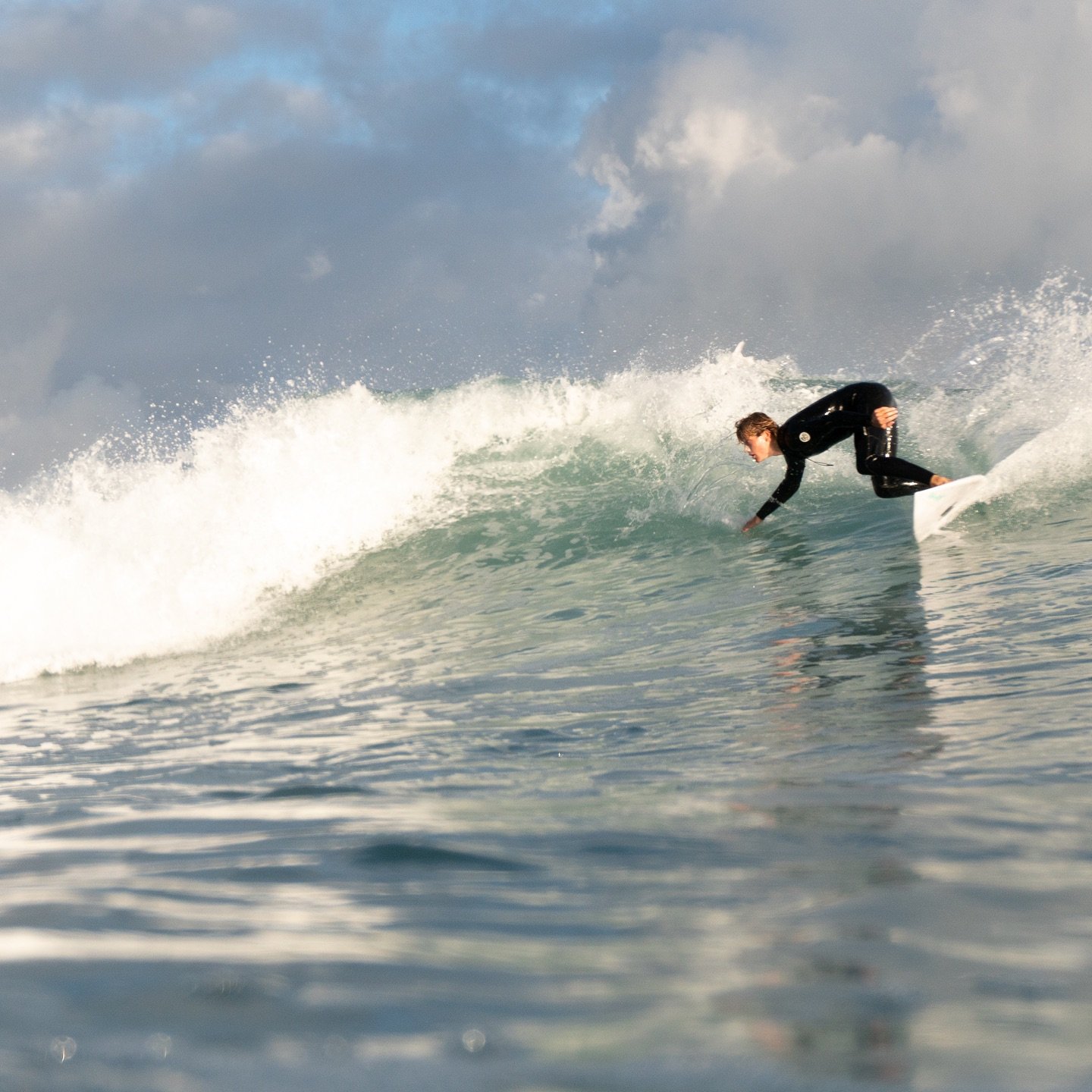 tearing some waves apart at Manu Bay ⚡️
Tag the surfer if you know them 

#photography #surfphotography #surfing #raglan #underwaterphotography