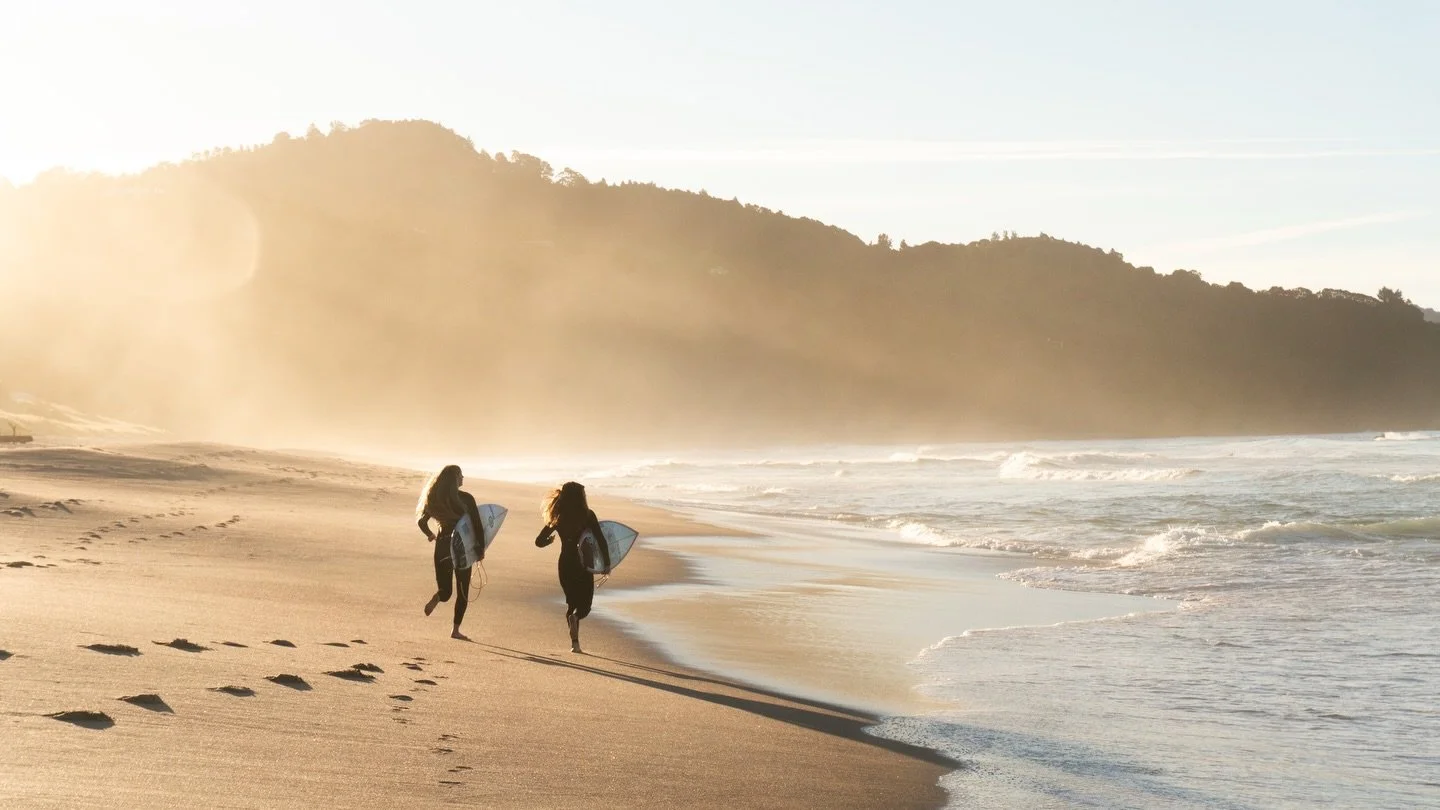 A beautiful golden evening floating around at home ✨

#surfphotography #photographer #surf #waterphotography
