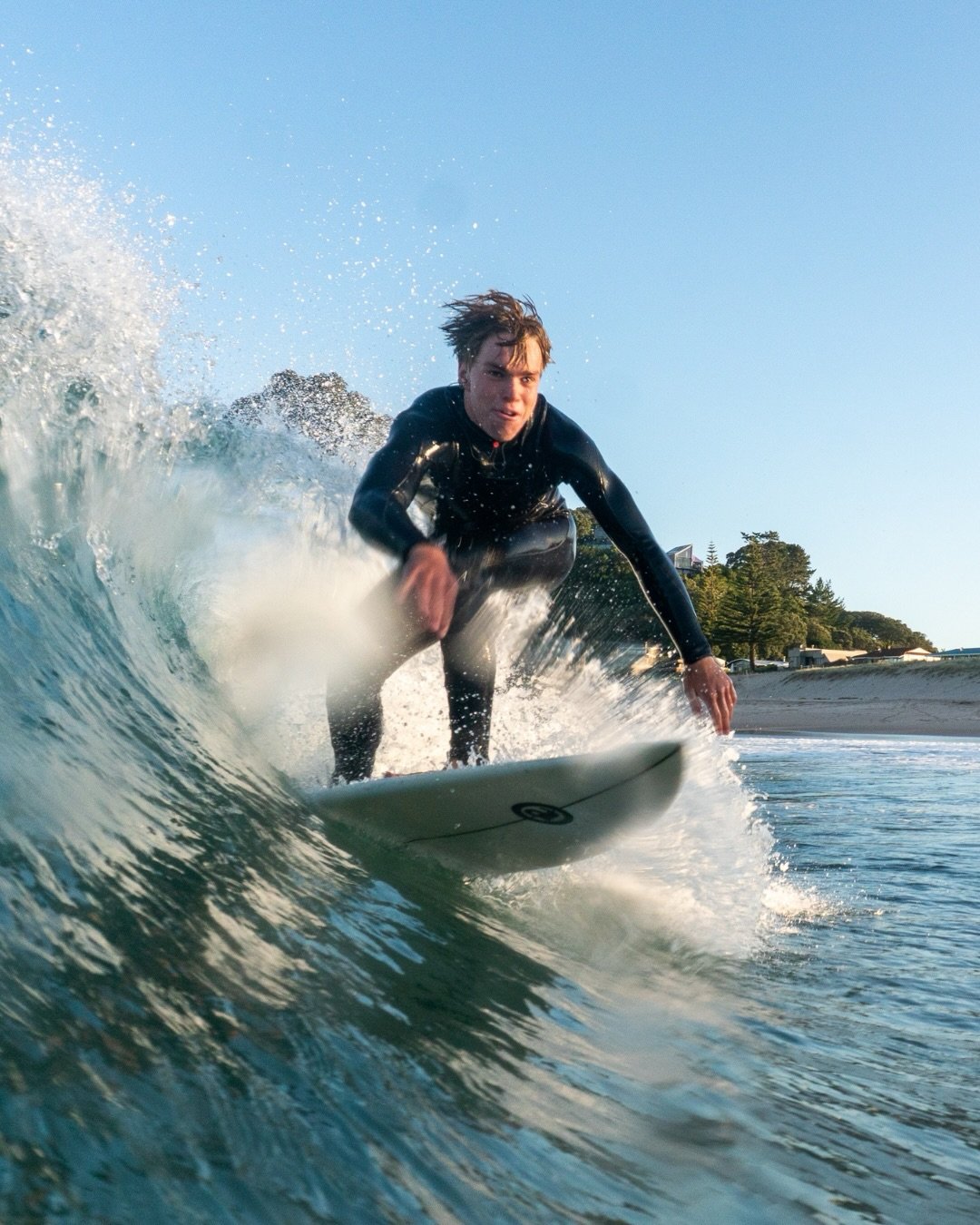 Nothing better than driving home for the weekend and straight into the line up with friends. Average waves made up for by full energy and a gorgeous evening 🌅